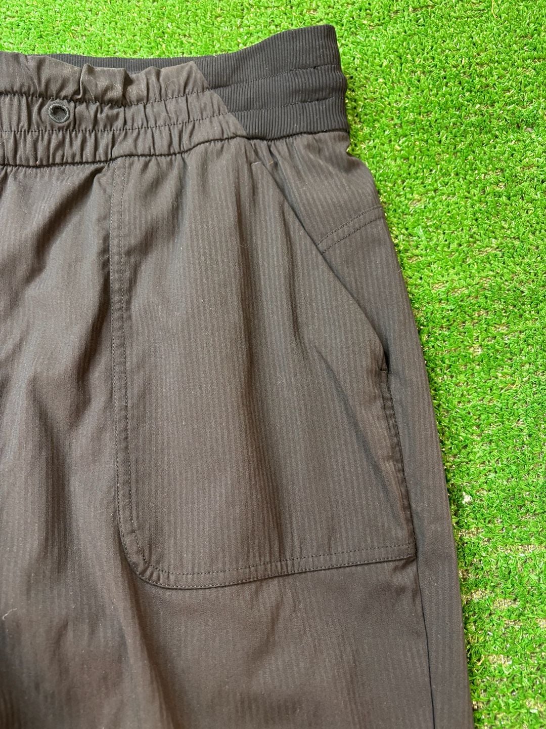Lululemon Beyond The Studio Pant Size 8 Black Pinstripe Joggers 10