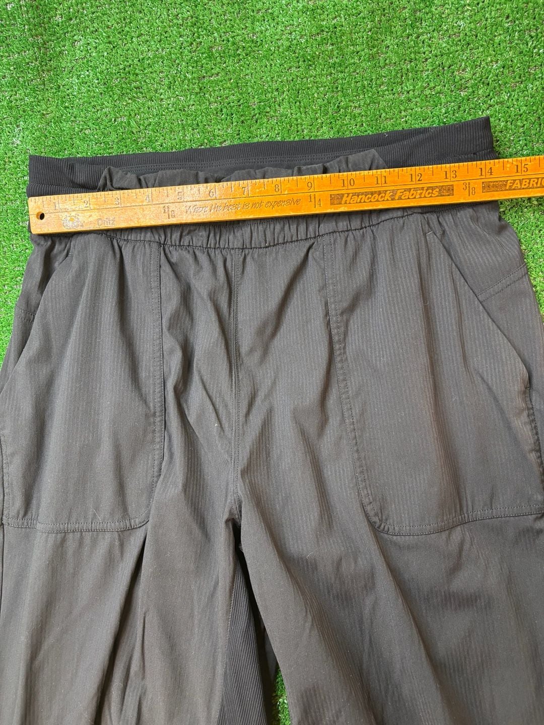 Lululemon Beyond The Studio Pant Size 8 Black Pinstripe Joggers 15