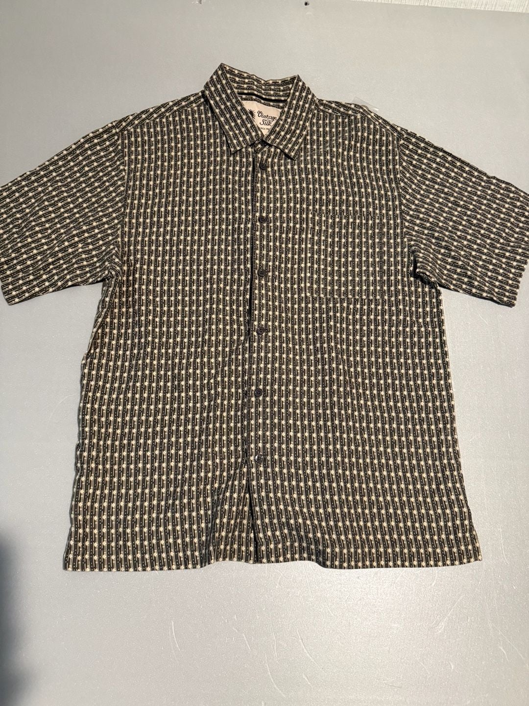 Vintage Silk Short Sleeve Button Up Shirt Size XL Black Geometric Print 2