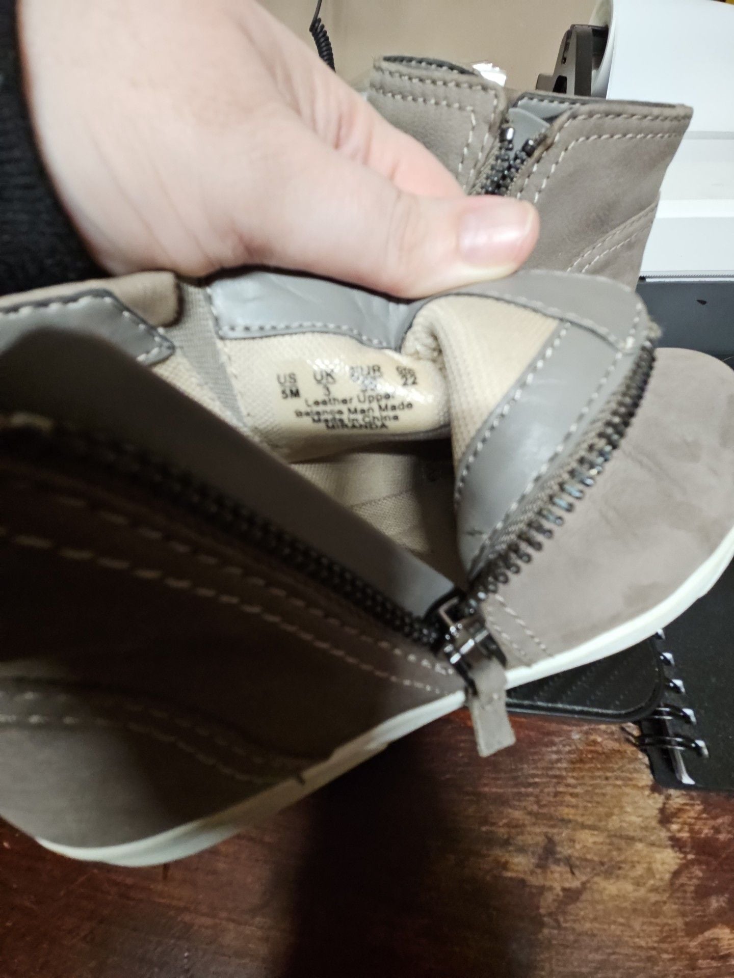 Naturalizer Miranda Size 5M Grey Leather Booties 7