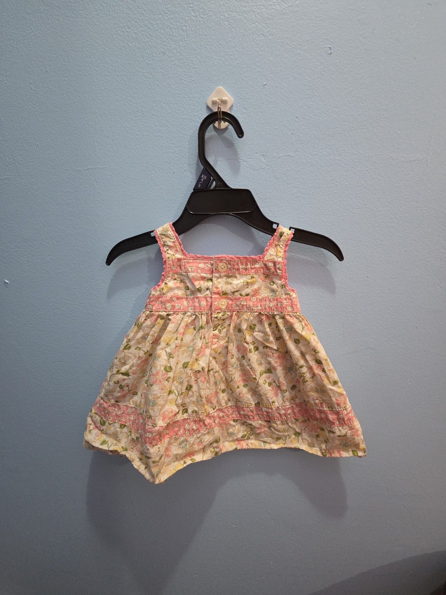 Genuine Baby from OshKosh Floral shirt Size 3M 4