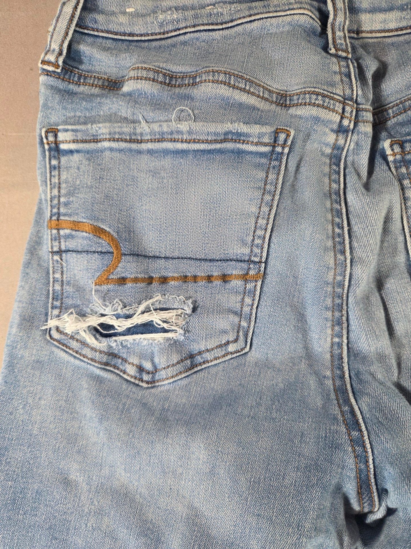 American Eagle Distressed Jeans 6