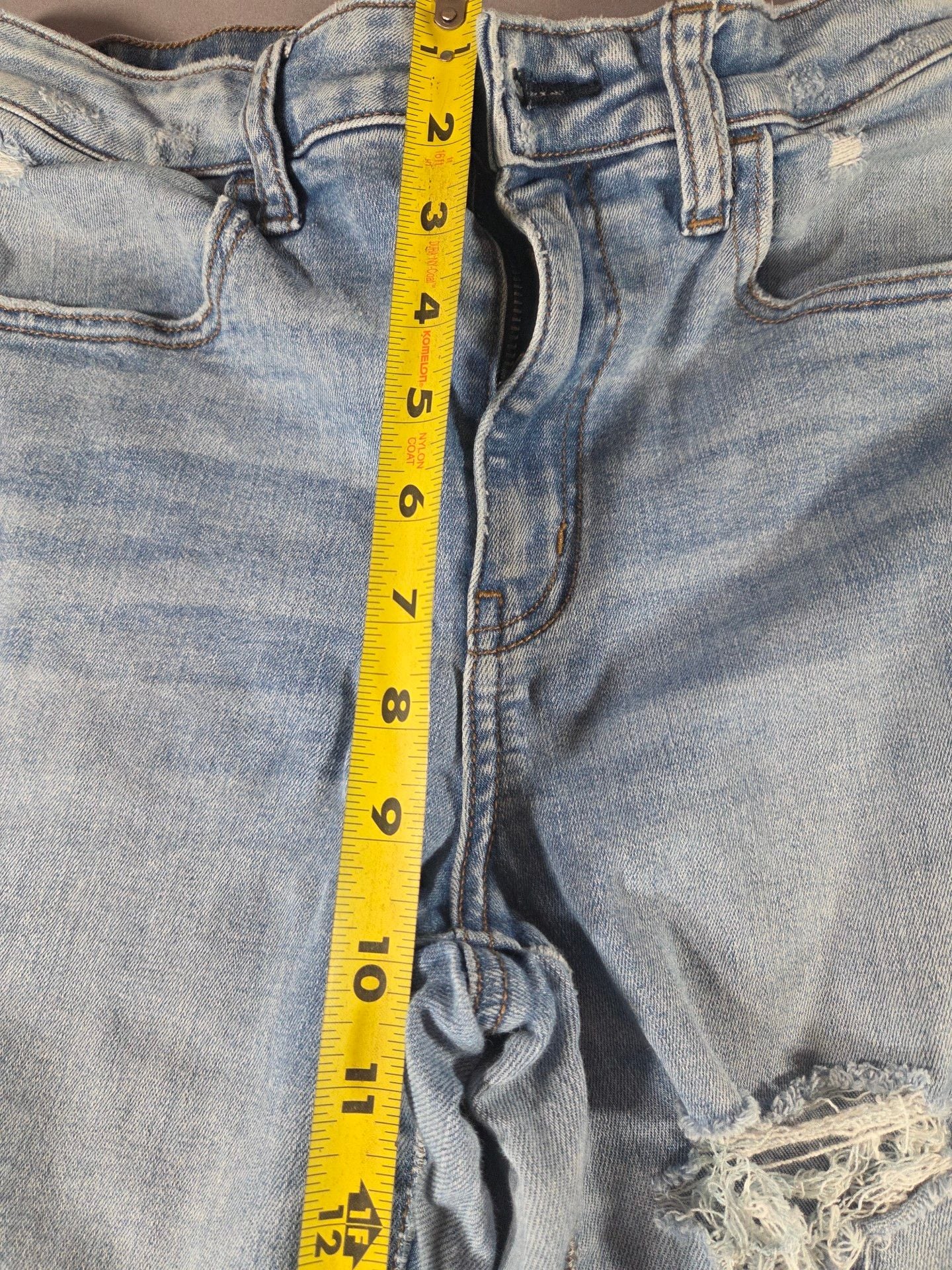 American Eagle Distressed Jeans 14