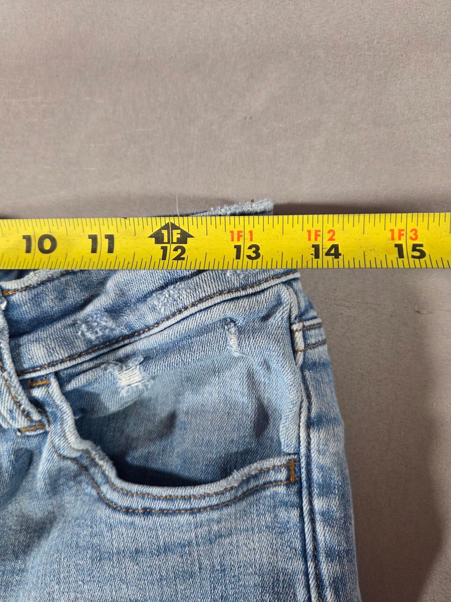 American Eagle Distressed Jeans 15