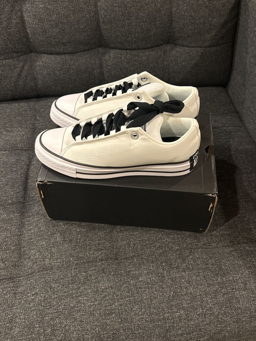 8M / 9.5W - Converse Chuck Taylor All Star Low Puff White Black A14722C 3