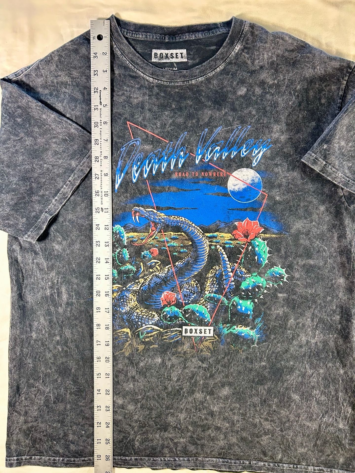 Boxset Death Valley Road To Nowhere Graphic T-Shirt Size Medium Vintage Wash 6