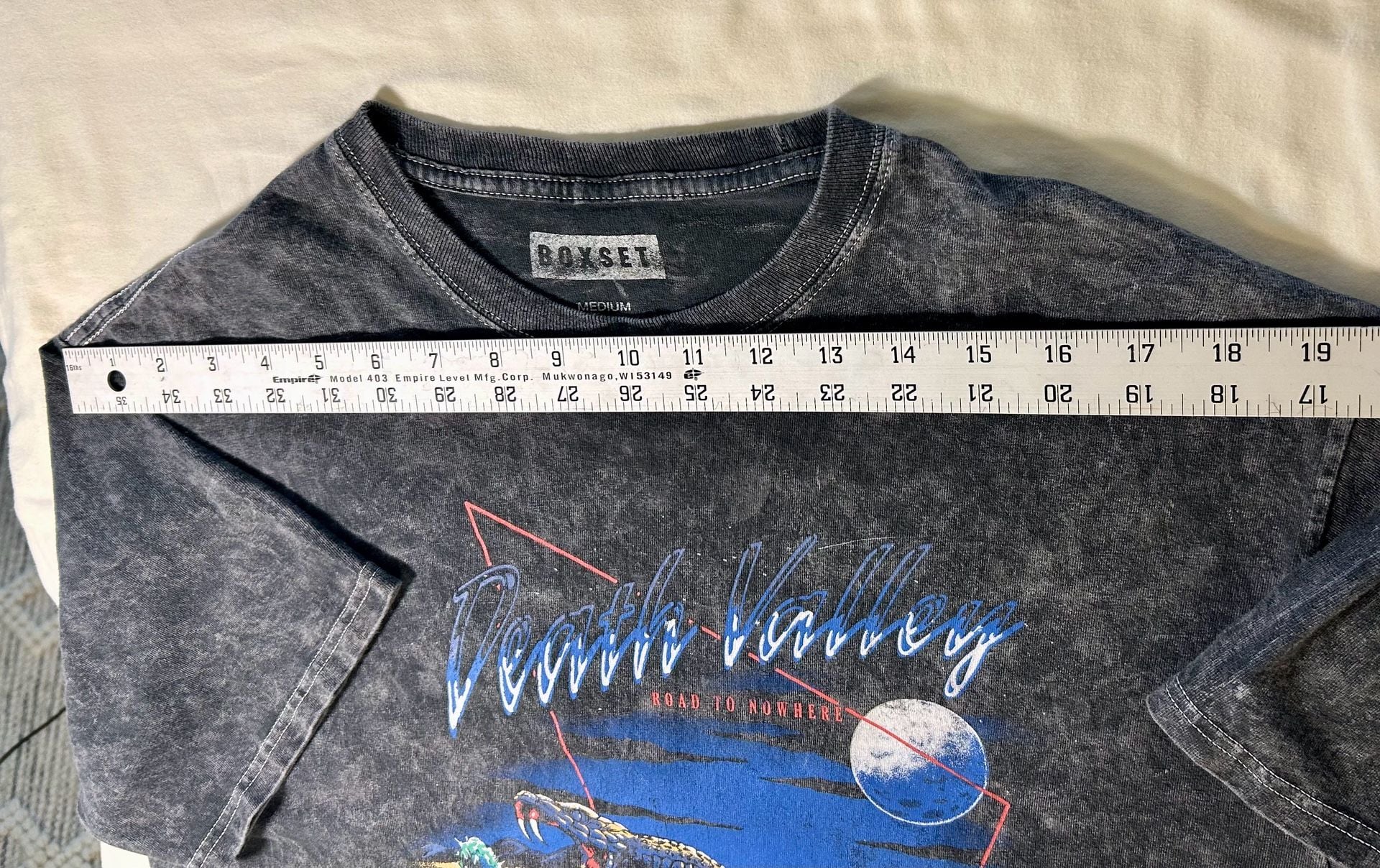 Boxset Death Valley Road To Nowhere Graphic T-Shirt Size Medium Vintage Wash 7