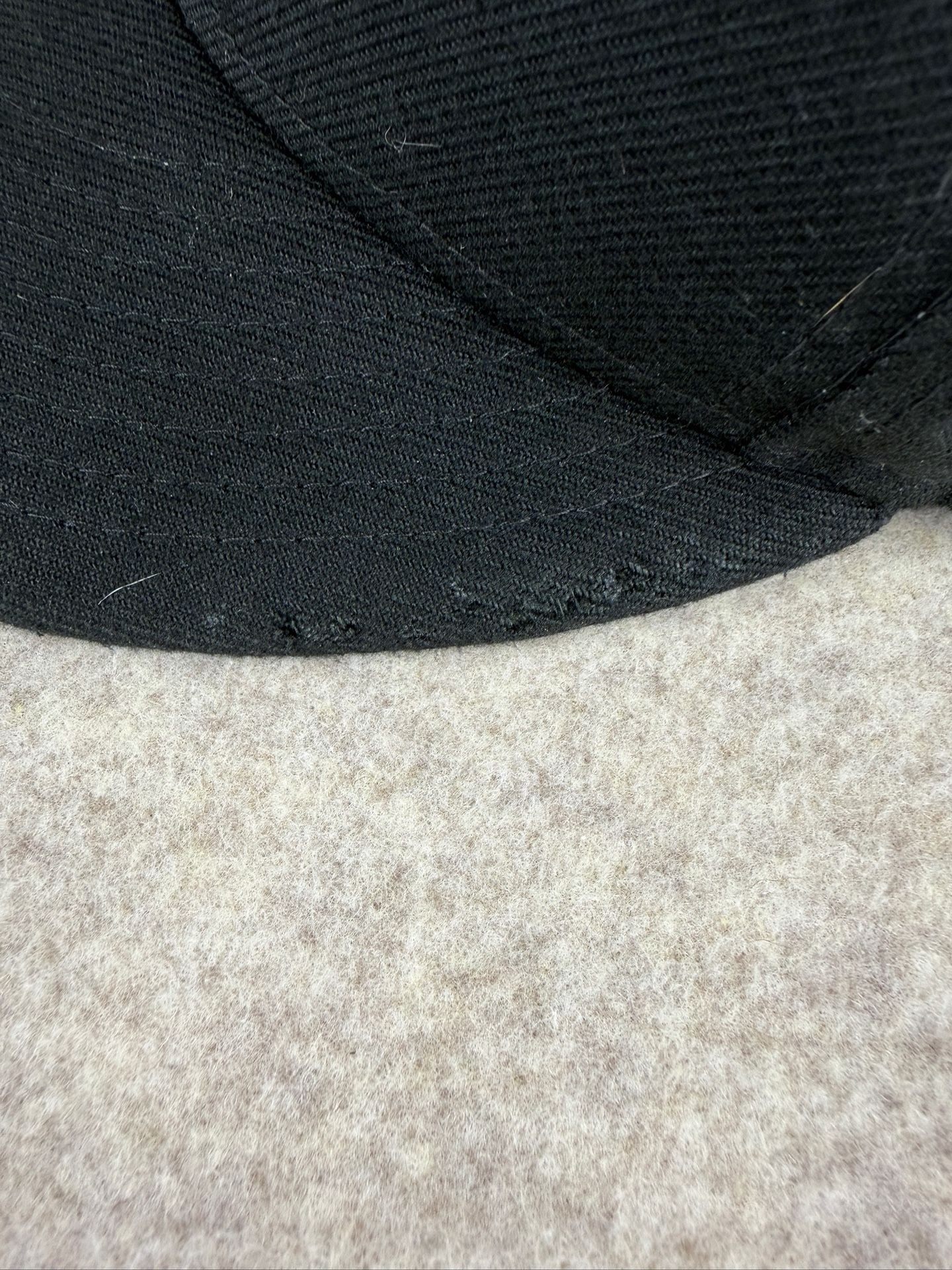 New Era Notre Dame Fighting Irish 59FIFTY Fitted Hat Size 7 1/2 Black 8