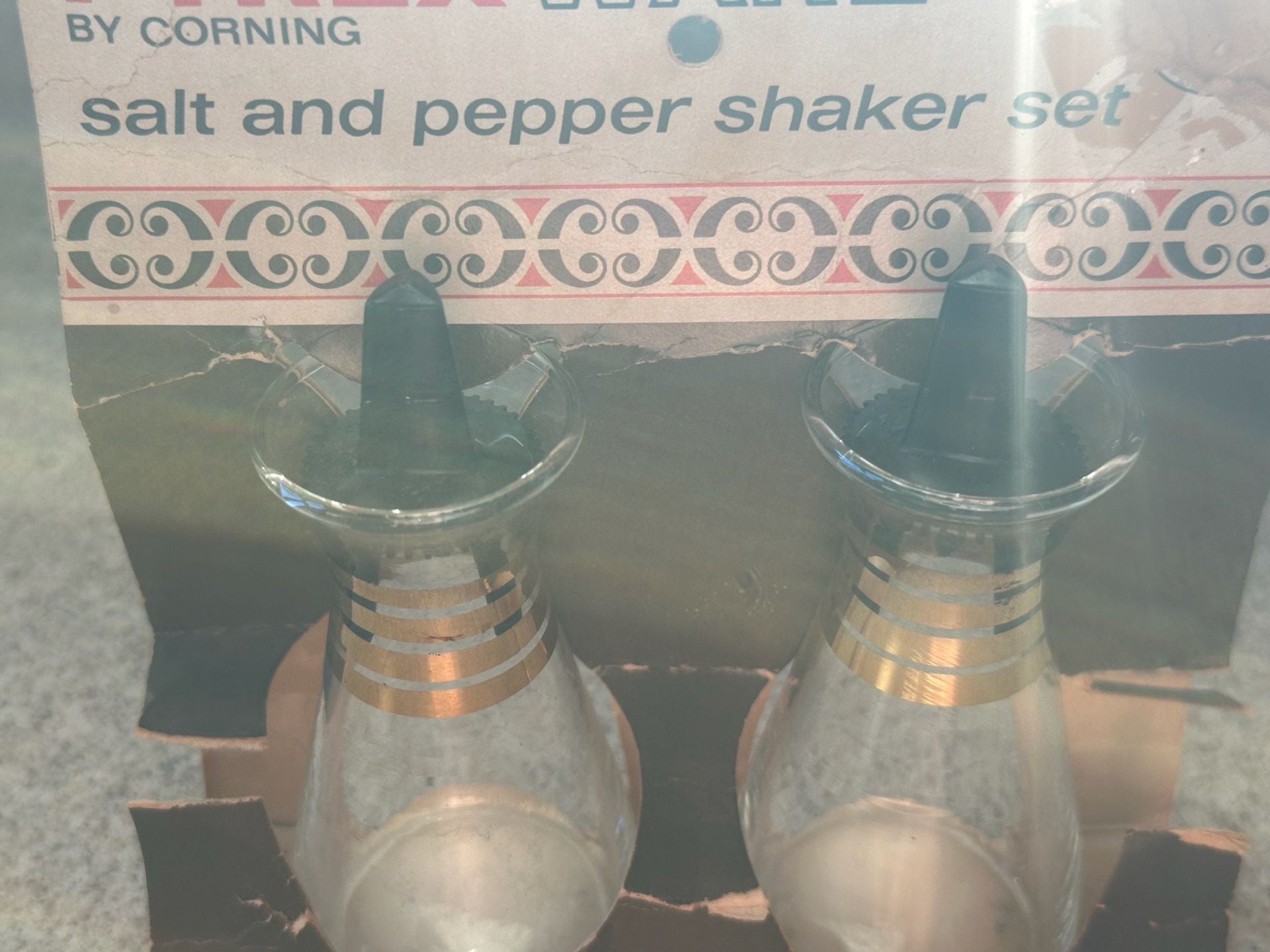 Pyrex Salt And Pepper Shaker Set Gold Bands, unused in packaging 7