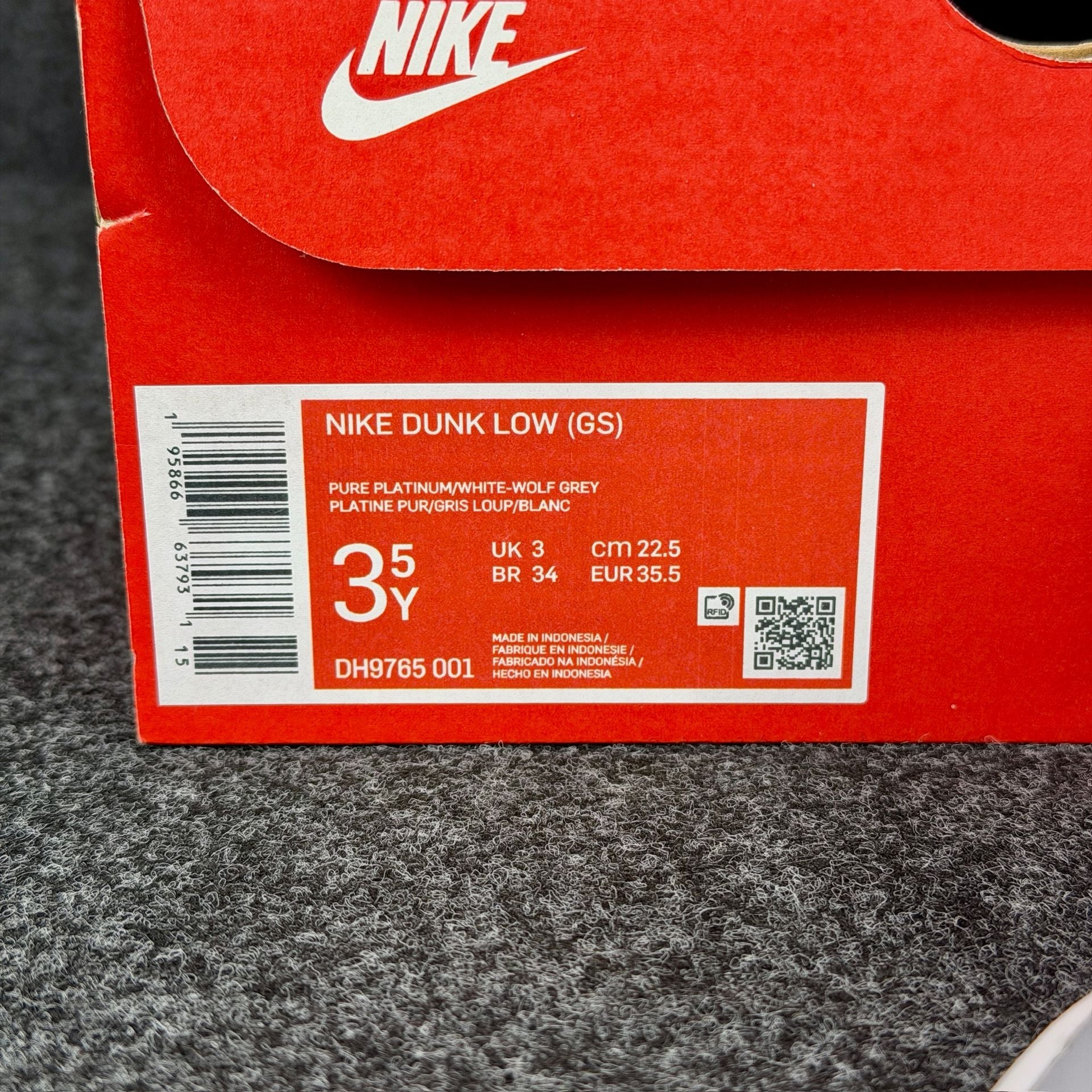 Nike Dunk Low (GS) Size 3.5Y Pure Platinum White Wolf Grey Sneakers 3
