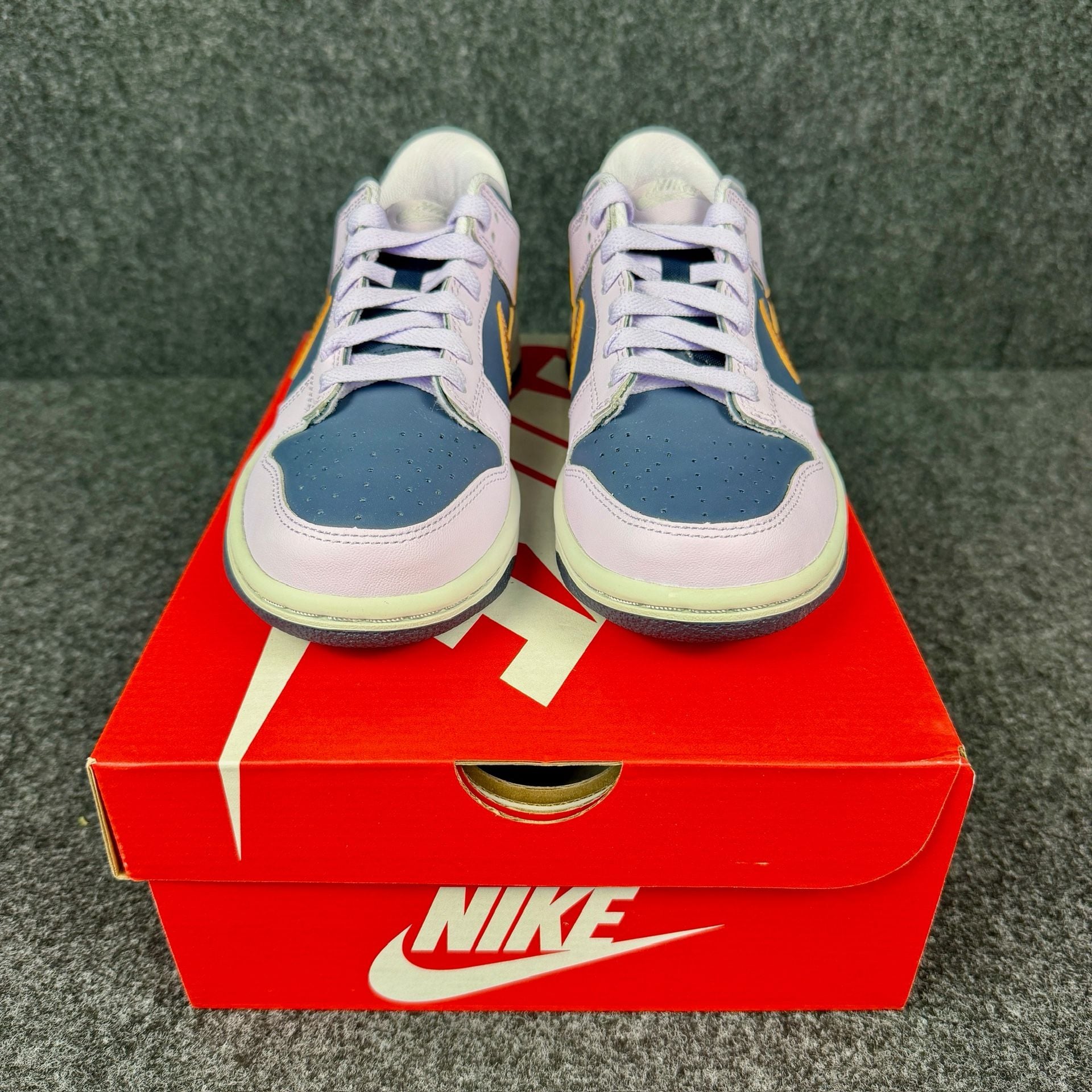 Nike Dunk Low SE GS Size 3.5Y Thunder Blue Metallic Copper 6