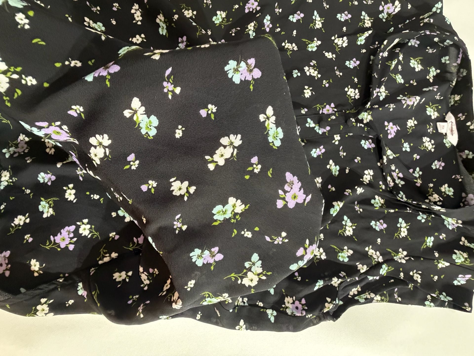 Candie's Black Floral Sleeveless Button Front Top Size XXL 4