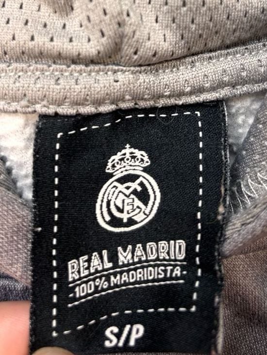 Real Madrid Short Sleeve Hoodie Youth Soccer Jersey Grey 11