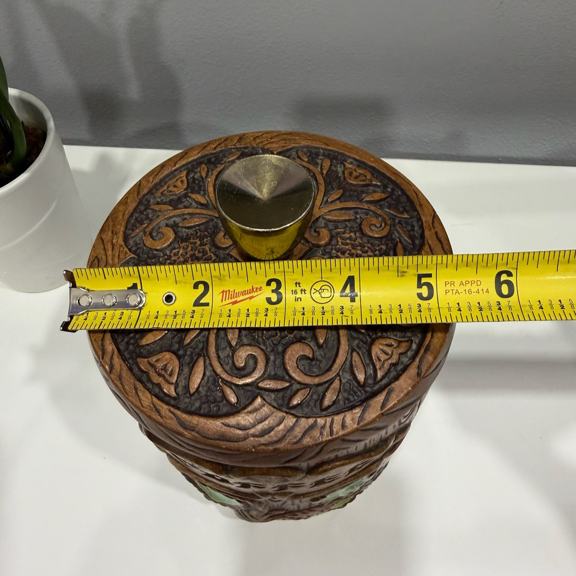 Treasure Craft Coffee Canister Wood Grain Embossed Green Leaf 9
