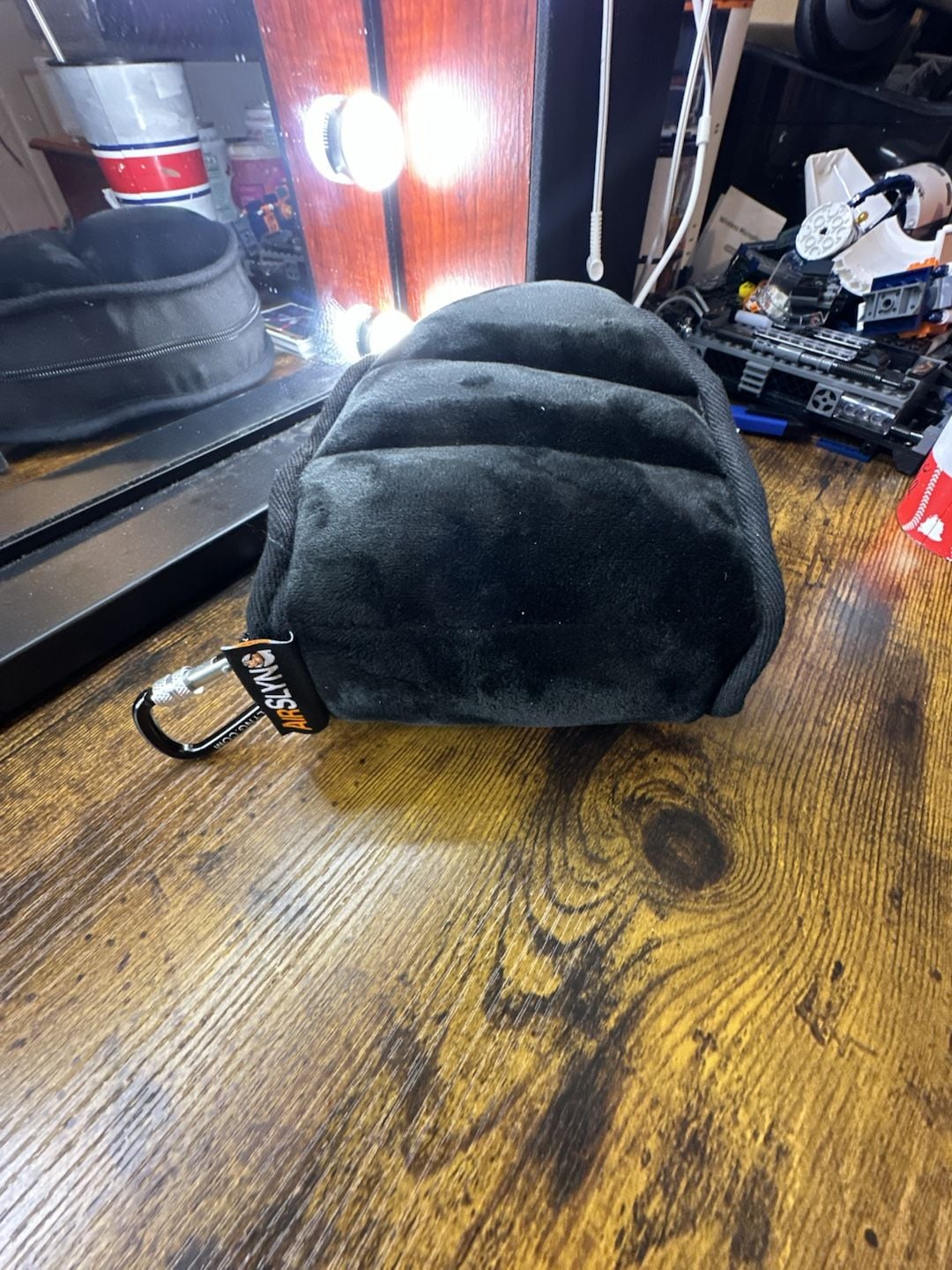 AirSlyng Fly Cozy Travel Pillow and Eye Mask Black 3