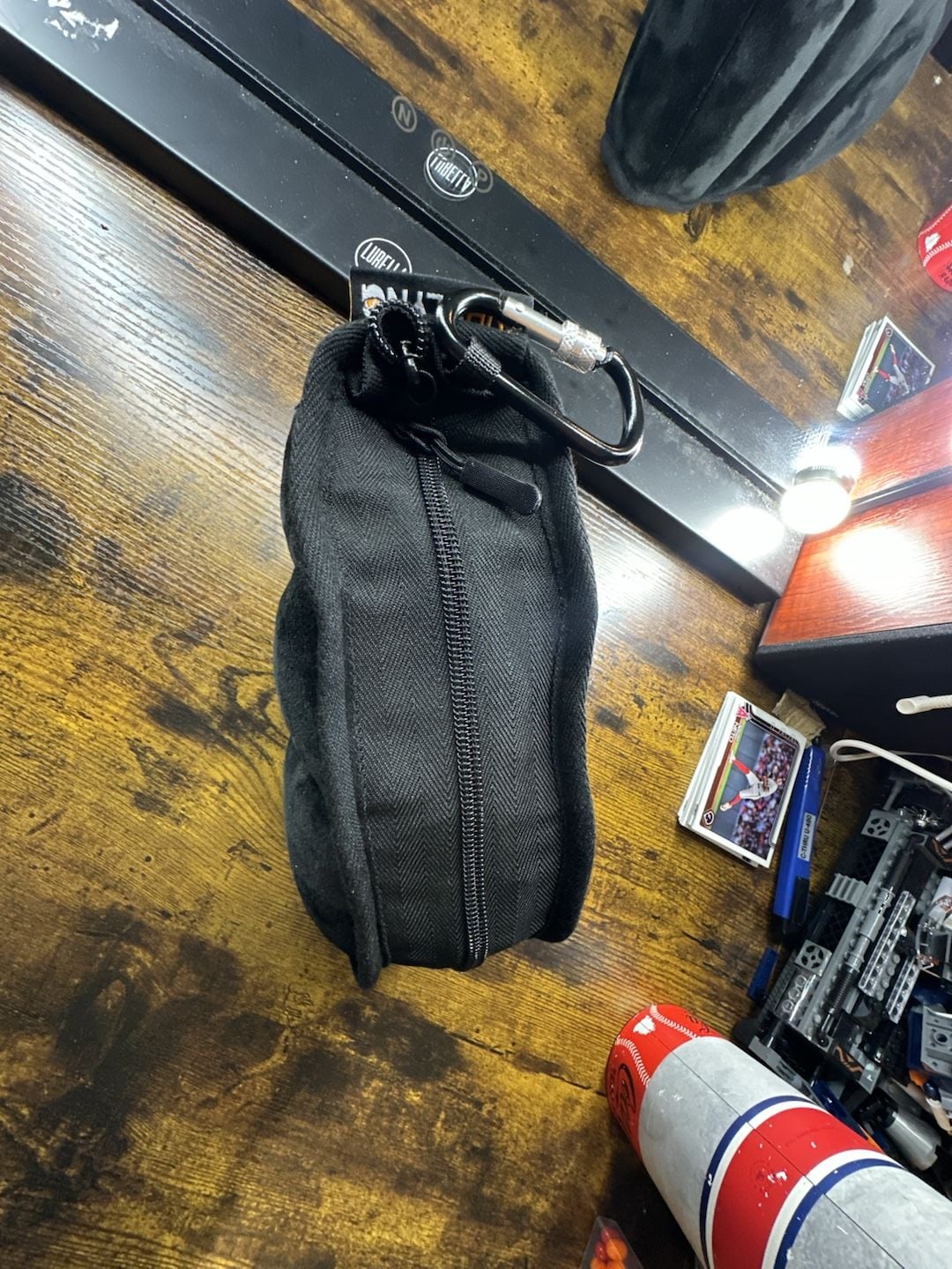 AirSlyng Fly Cozy Travel Pillow and Eye Mask Black 4