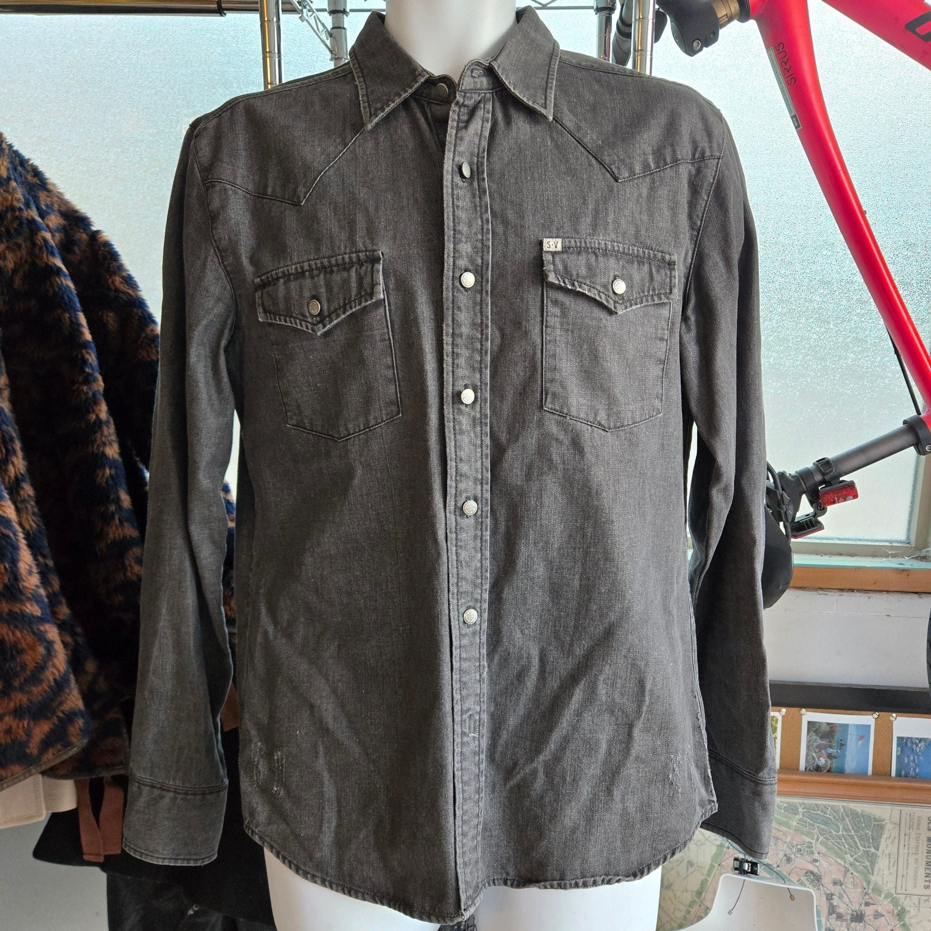 Salt Valley Western Denim Shirt Size M Black Long Sleeve Pearl Snap 2