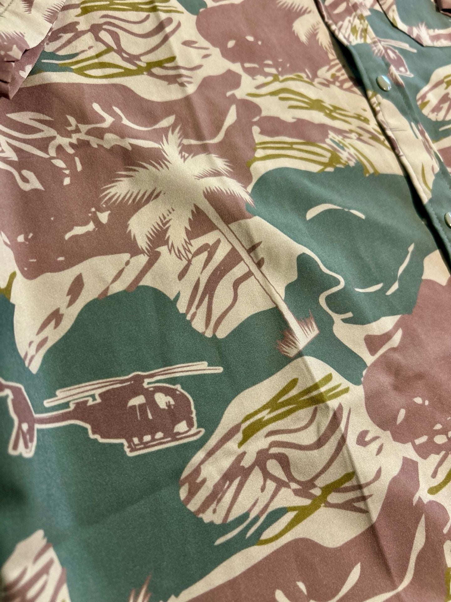 Savage Tacticians Co. Camo Helicopter Button Shirt Size M 4