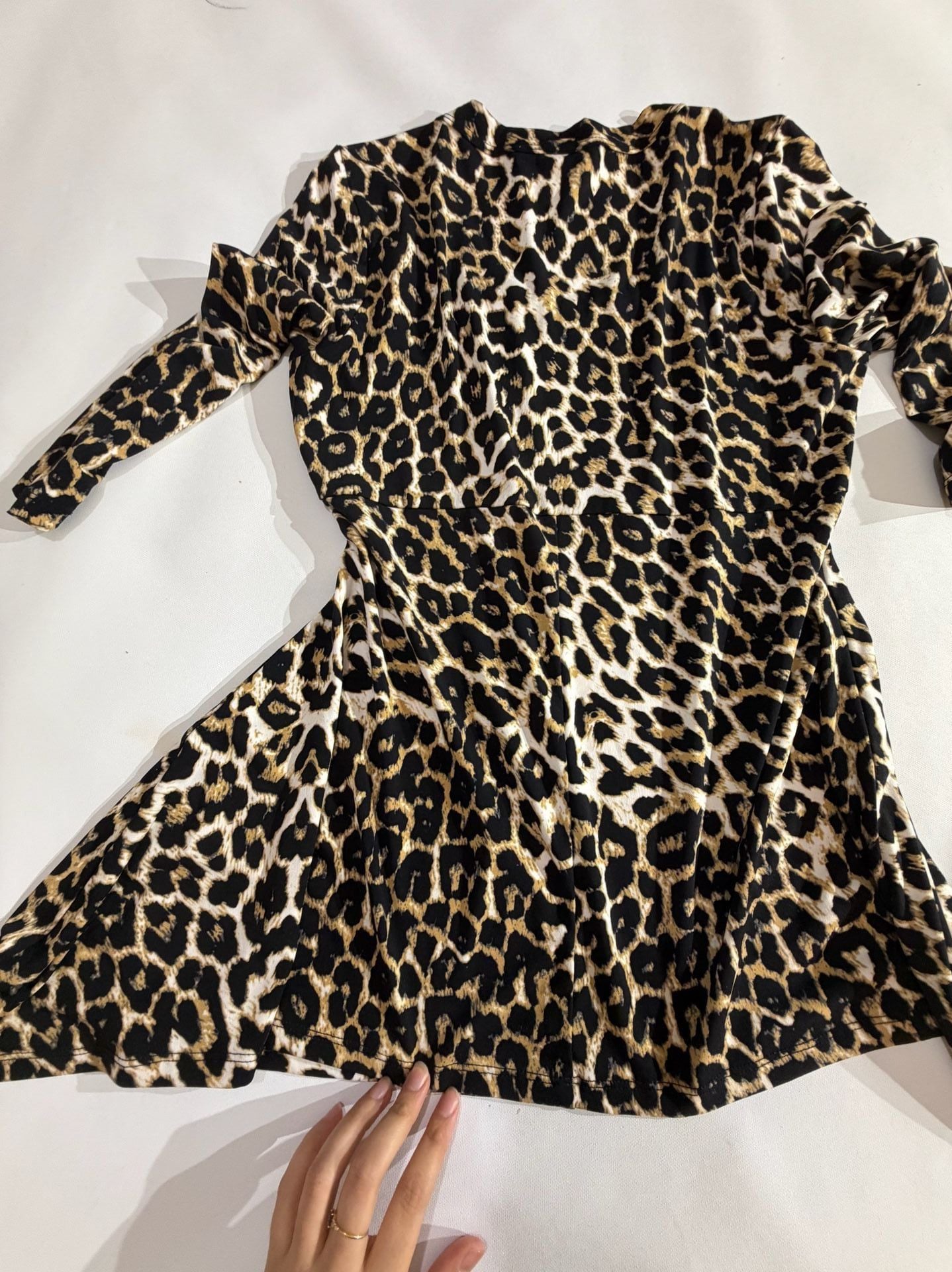 Chaus Leopard Print Long Sleeve Asymmetric Tunic Top S 7