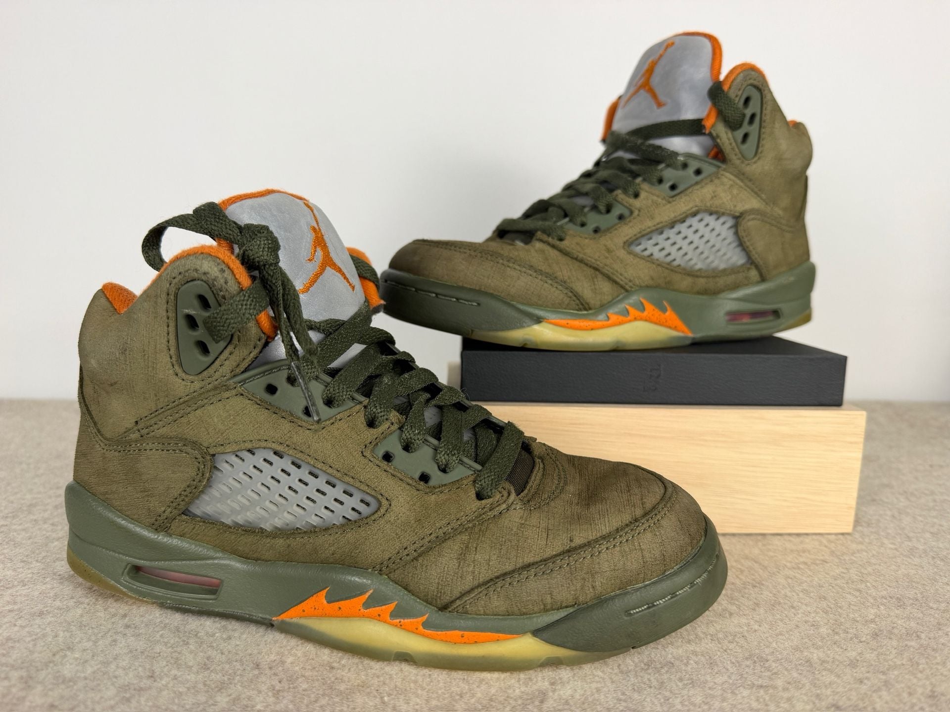 Jordan Air Jordan 5 Retro Olive 2024 Army Olive Solar Orange 2