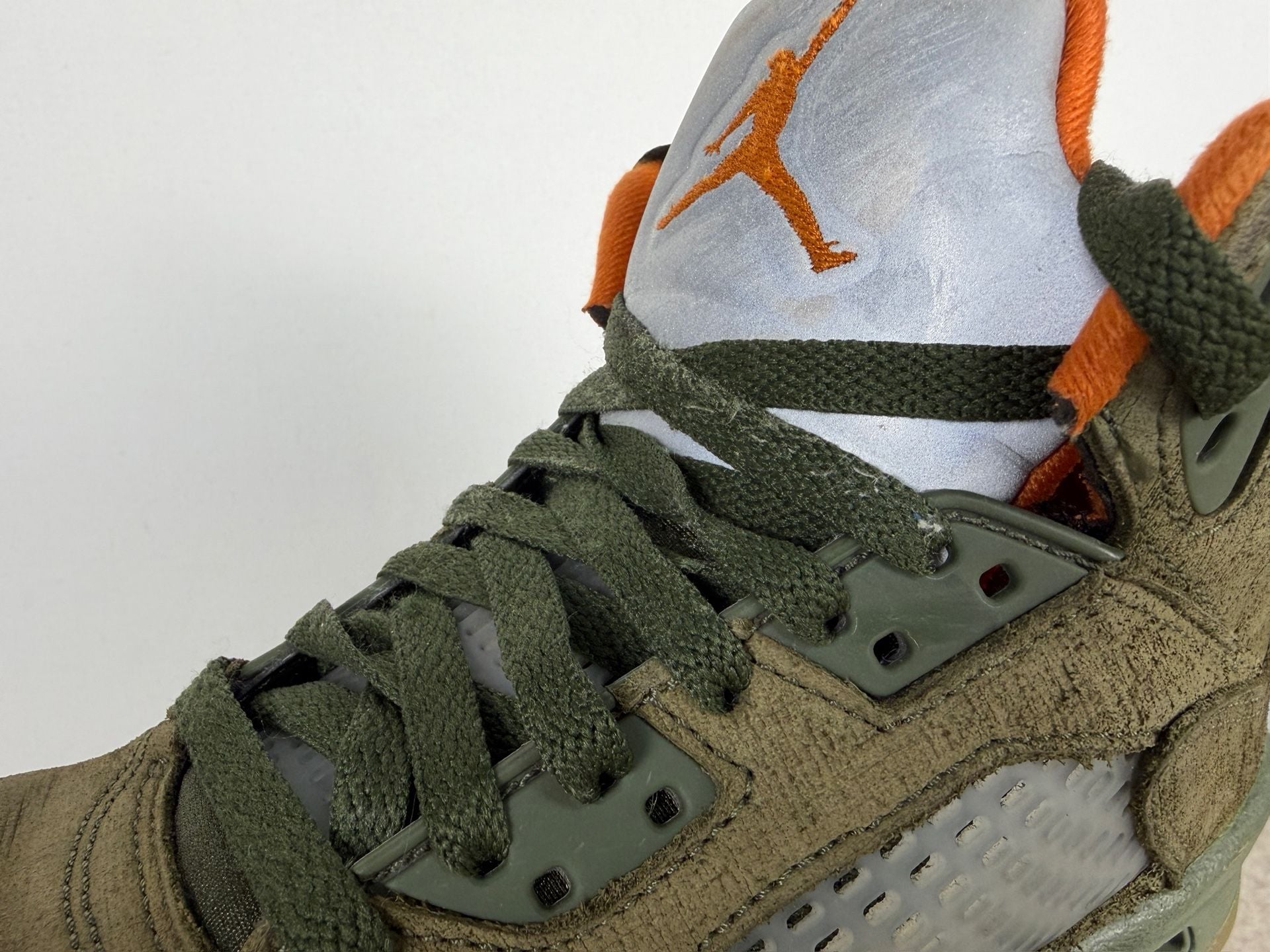 Jordan Air Jordan 5 Retro Olive 2024 Army Olive Solar Orange 4