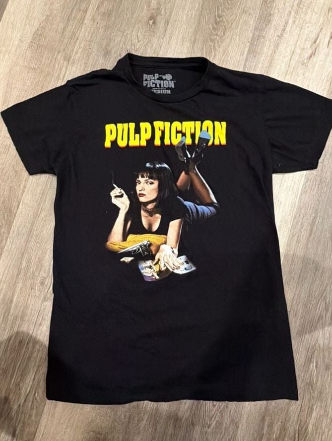 Goodie Two Sleeves Pulp Fiction Mia Wallace T-Shirt Medium Black 2
