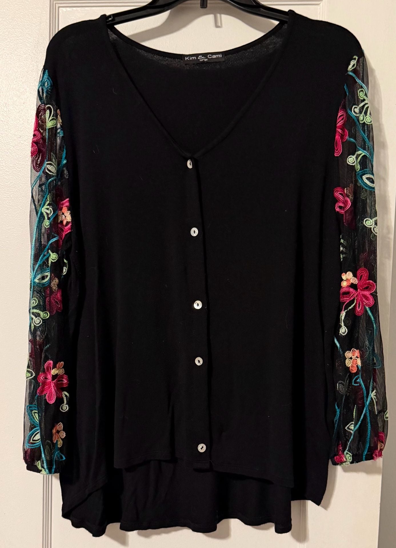 Kim & Cami Button Up Blouse Size Large Black Floral Embroidered Mesh Sleeve 2