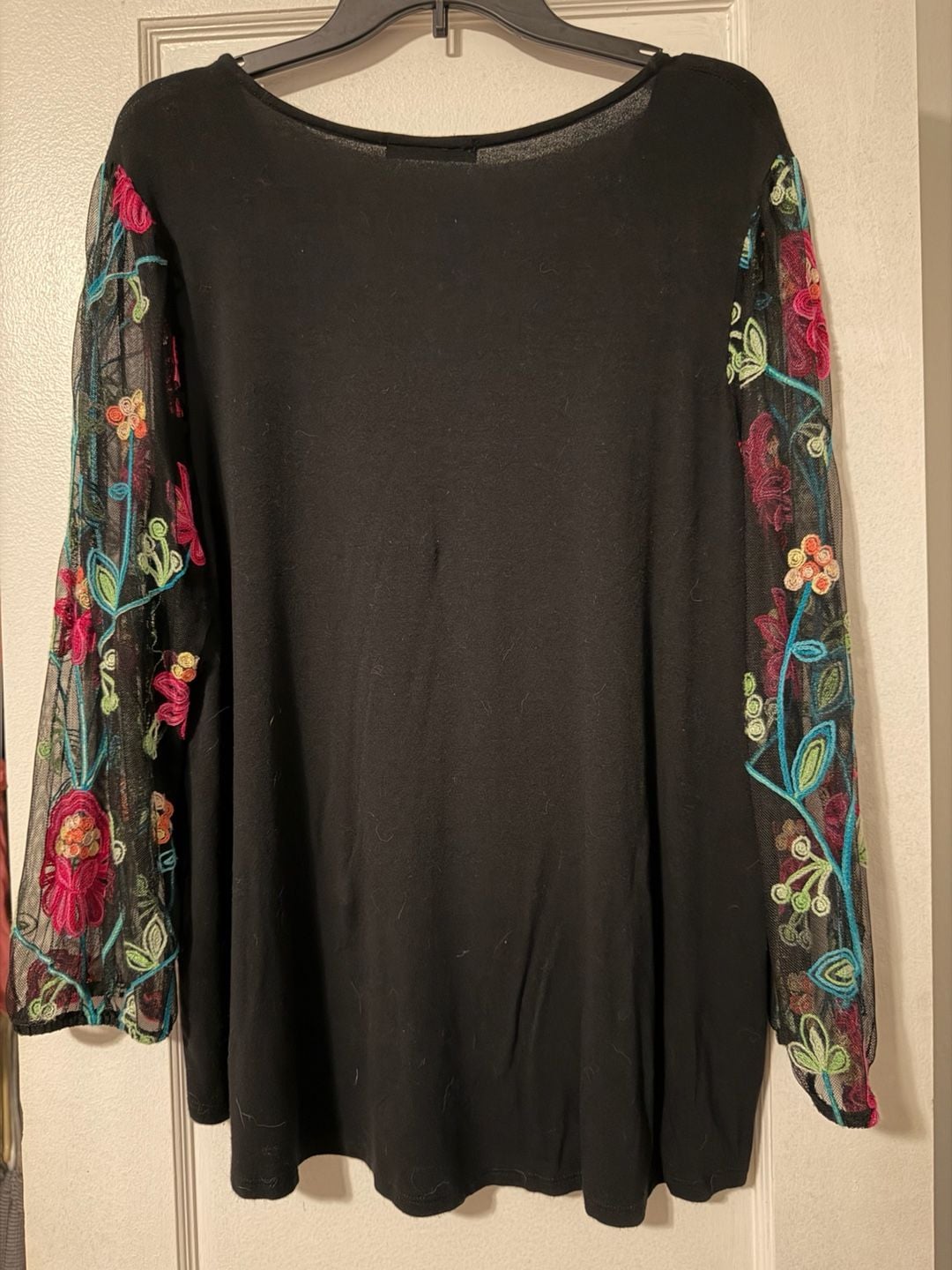 Kim & Cami Button Up Blouse Size Large Black Floral Embroidered Mesh Sleeve 3