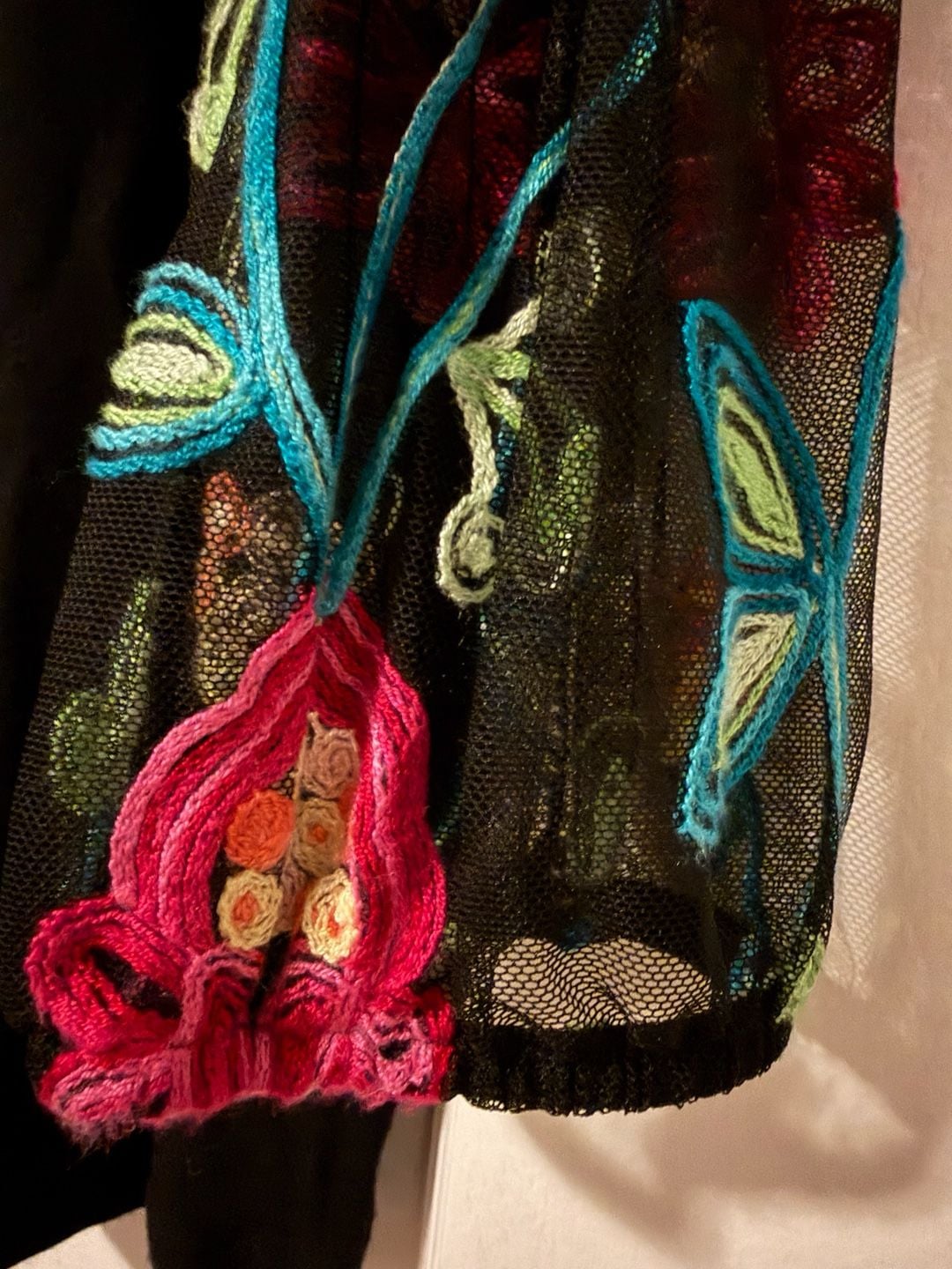 Kim & Cami Button Up Blouse Size Large Black Floral Embroidered Mesh Sleeve 4