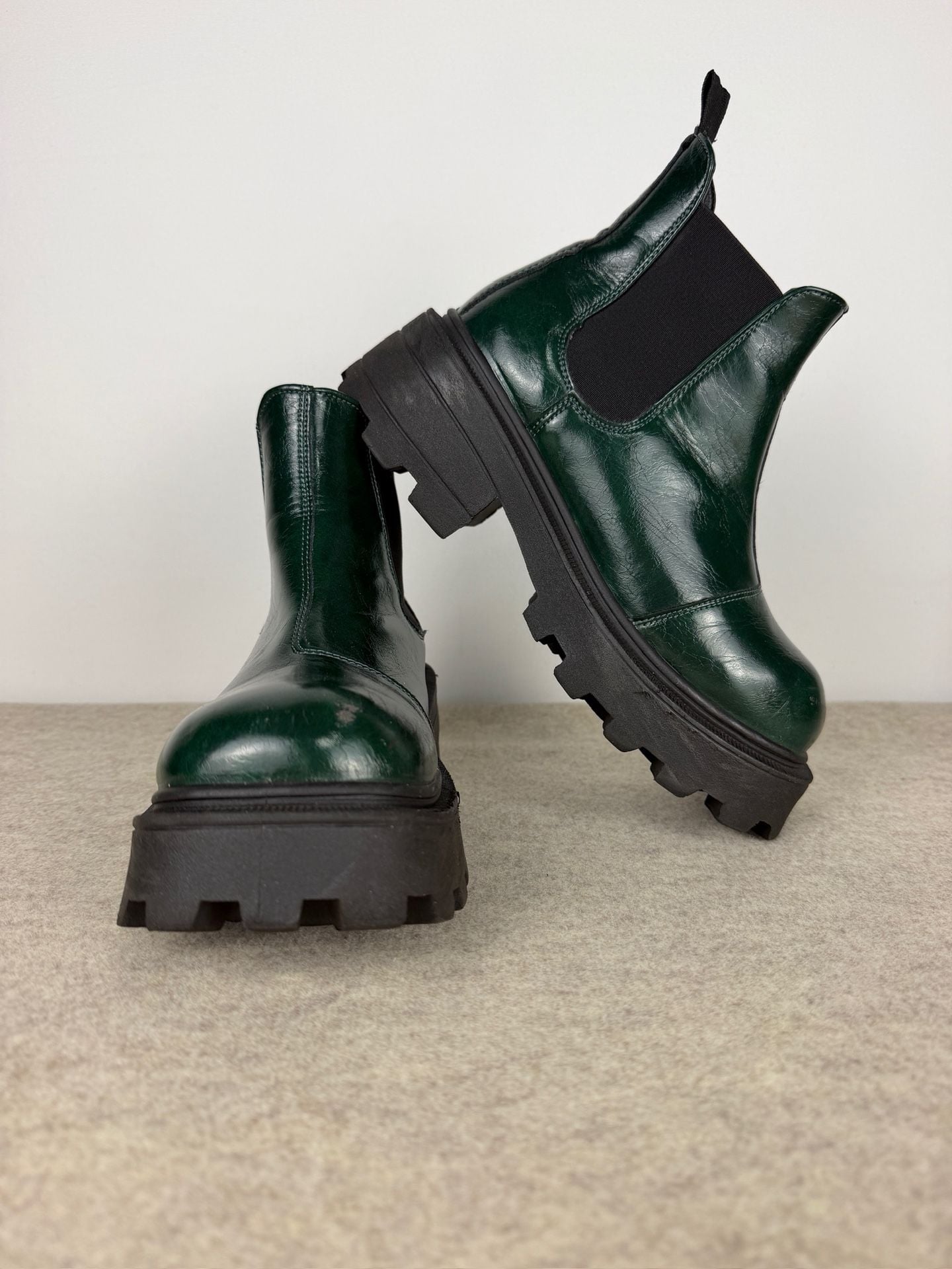 Intentionally Blank Contour Chelsea Boot Size 37 Green Leather 2