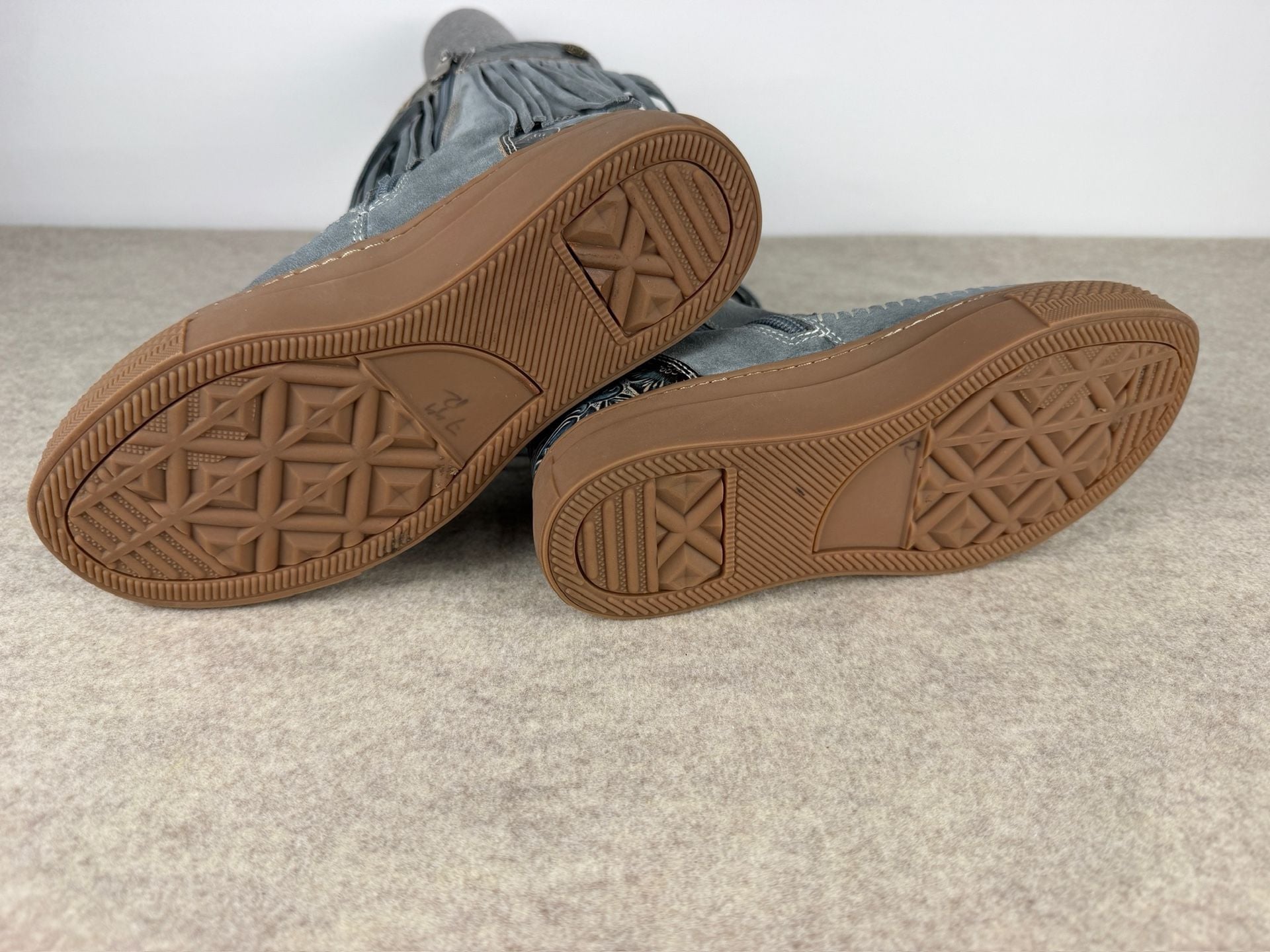 Product thumbnail 4