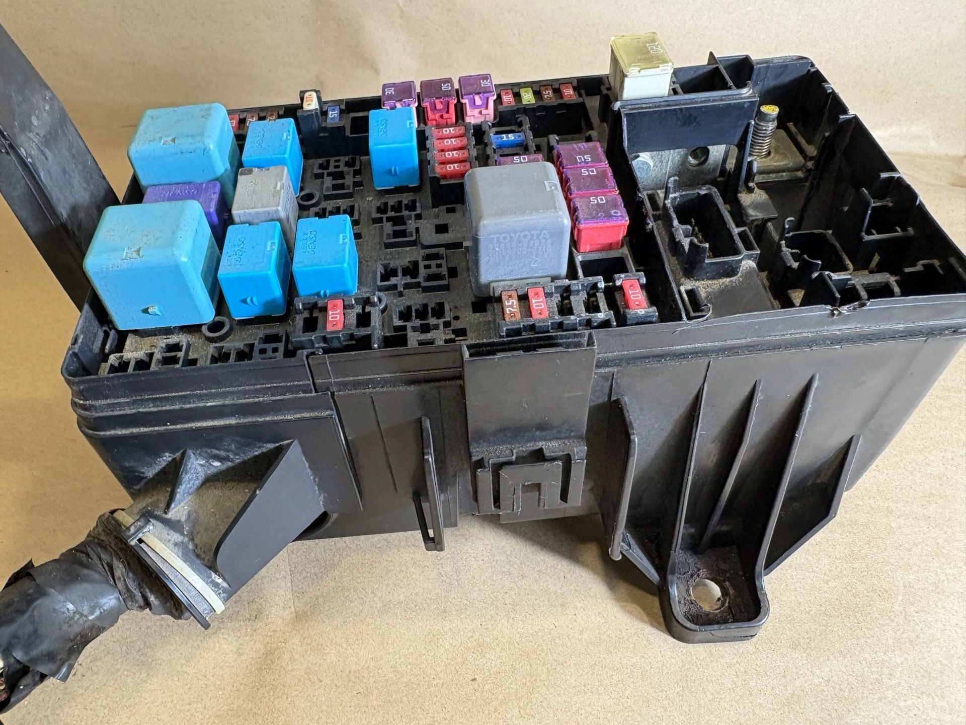 2005-2008 Toyota Tacoma 2.7L Engine Bay Fuse Relay Box with Harness OEM 4