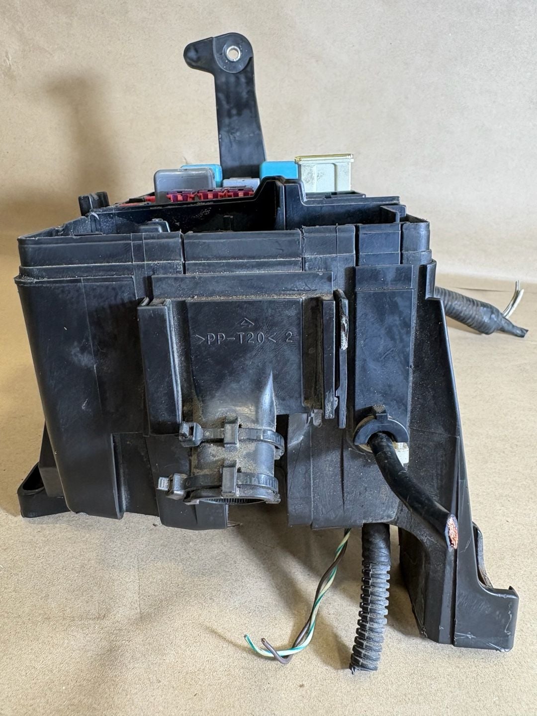 2005-2008 Toyota Tacoma 2.7L Engine Bay Fuse Relay Box with Harness OEM 6