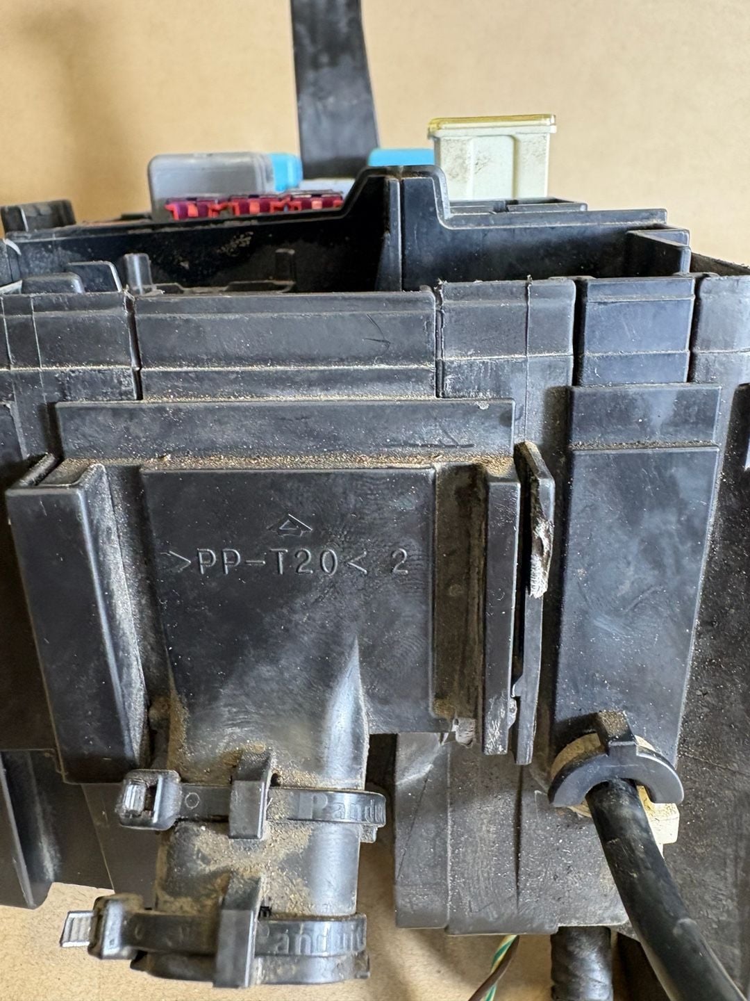 2005-2008 Toyota Tacoma 2.7L Engine Bay Fuse Relay Box with Harness OEM 7