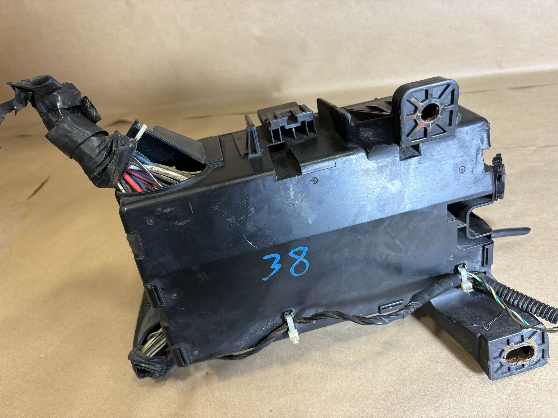 2005-2008 Toyota Tacoma 2.7L Engine Bay Fuse Relay Box with Harness OEM 9