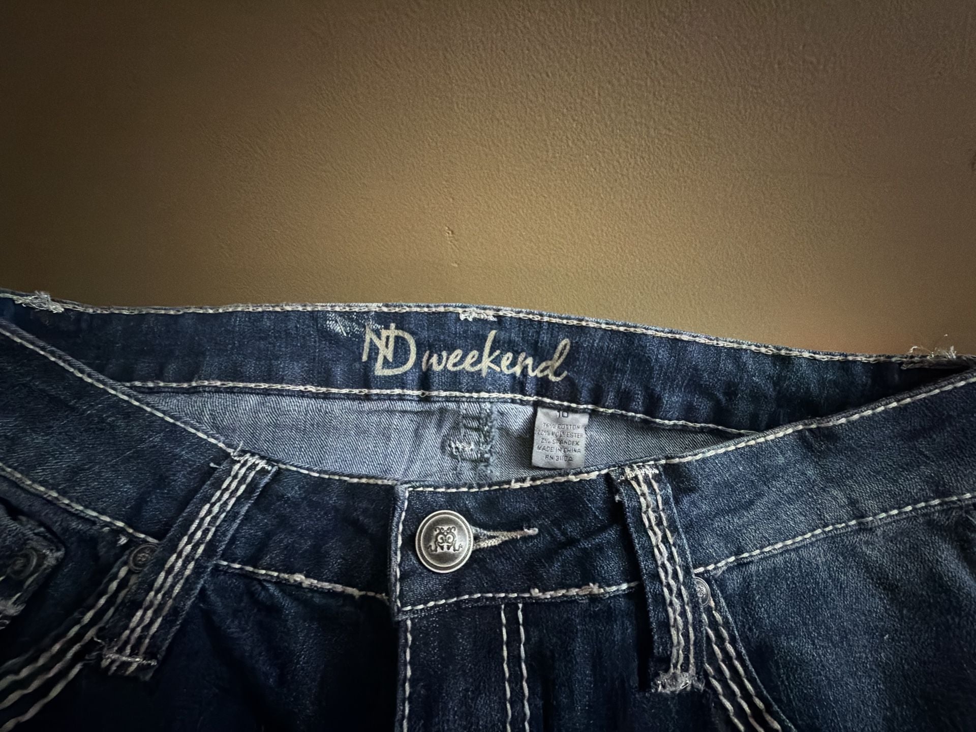 New Directions Weekend Bootcut Jeans Size 10 Embellished Wings Dark Wash 4