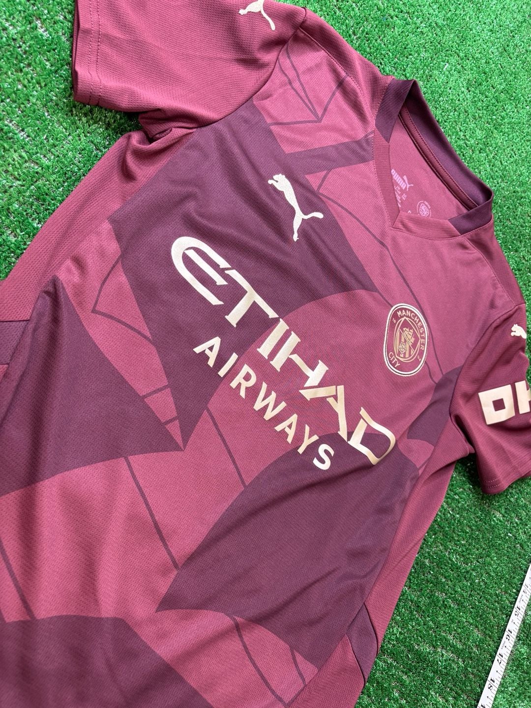 Puma Manchester City 24-25 Third Soccer Jersey Size 13-14Y Maroon Gold 2