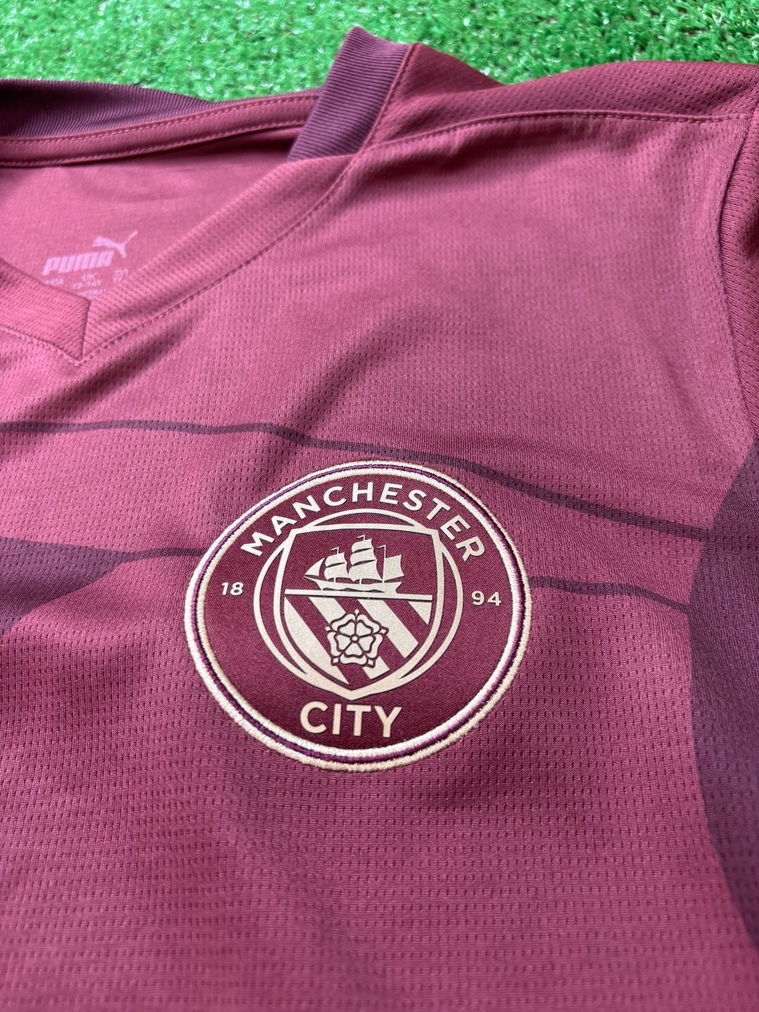 Puma Manchester City 24-25 Third Soccer Jersey Size 13-14Y Maroon Gold 8
