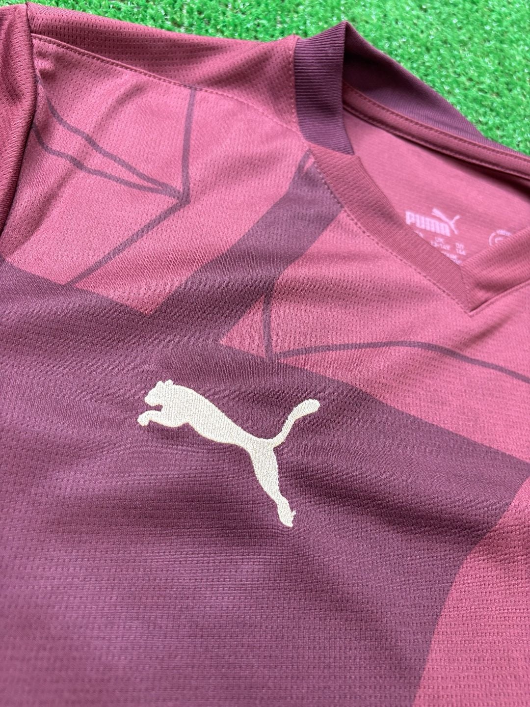 Puma Manchester City 24-25 Third Soccer Jersey Size 13-14Y Maroon Gold 9