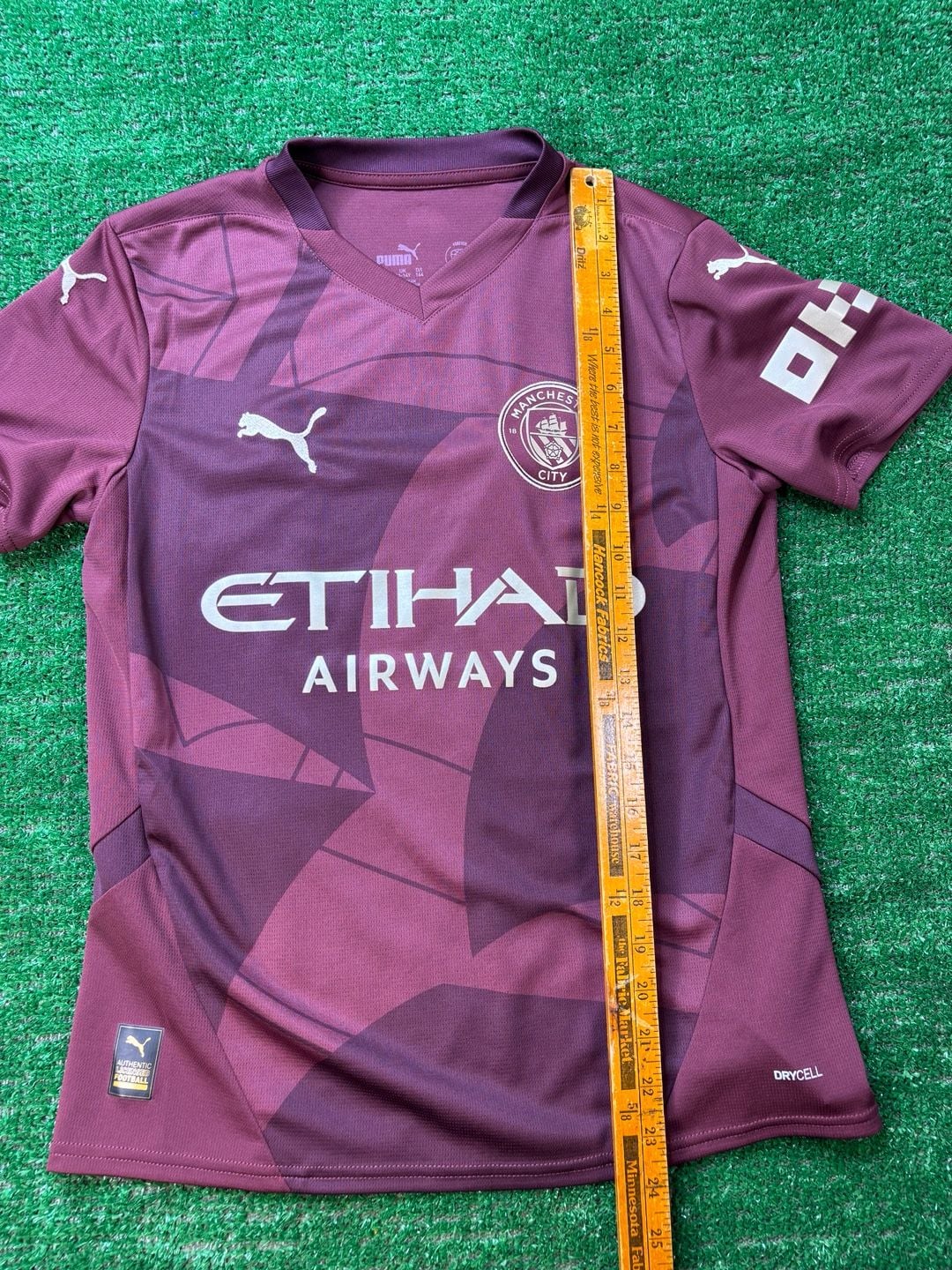 Puma Manchester City 24-25 Third Soccer Jersey Size 13-14Y Maroon Gold 12