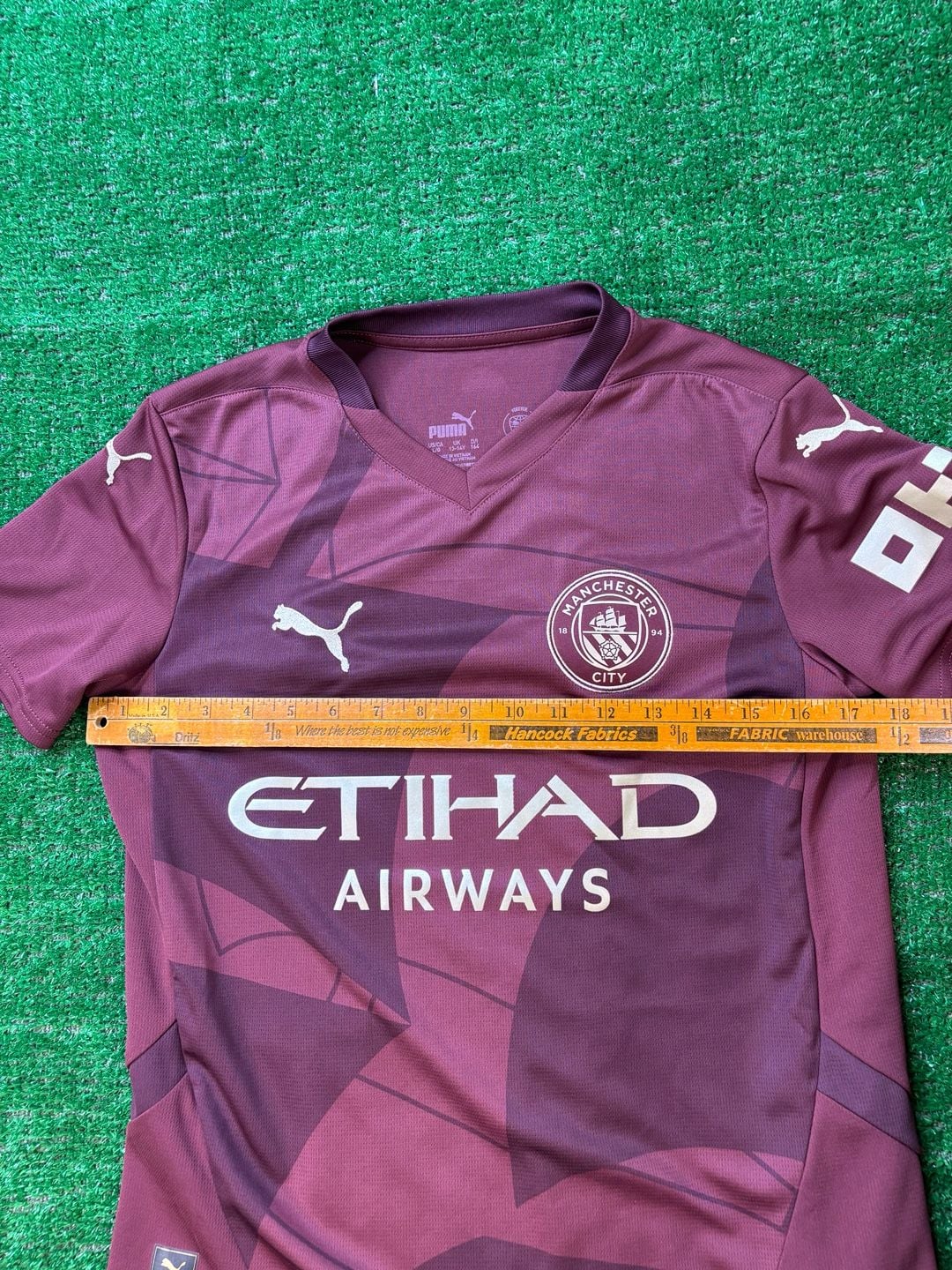 Puma Manchester City 24-25 Third Soccer Jersey Size 13-14Y Maroon Gold 13