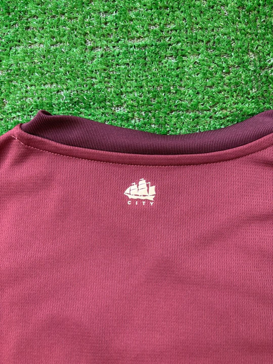 Puma Manchester City 24-25 Third Soccer Jersey Size 13-14Y Maroon Gold 16