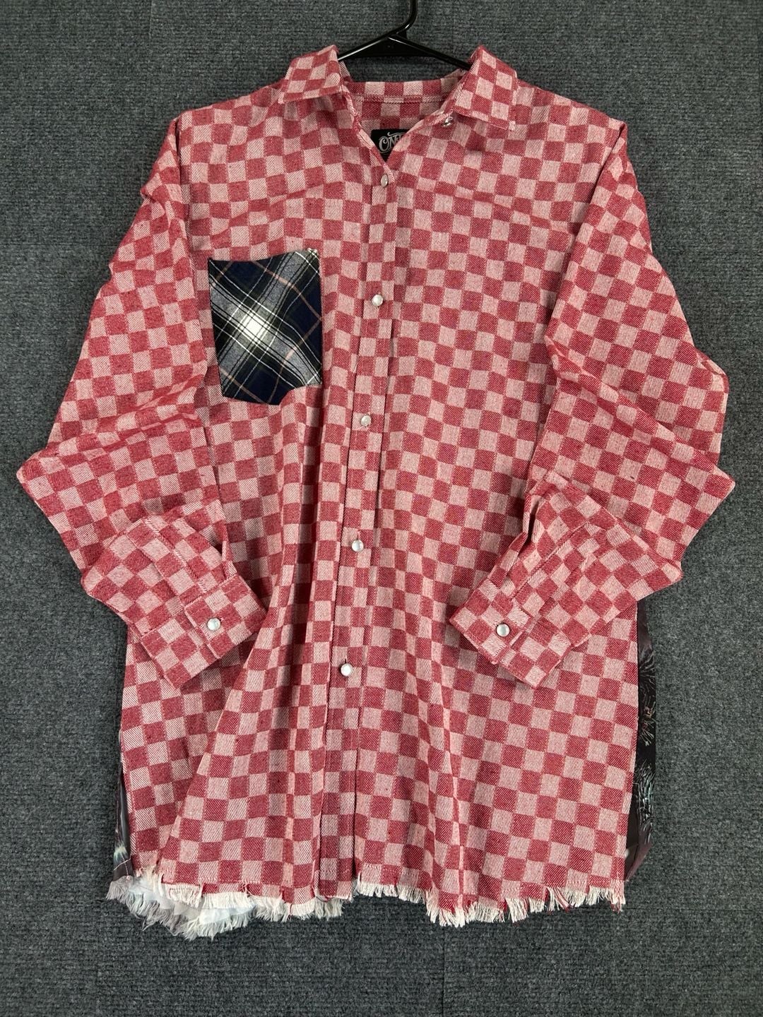 One24 Rags Checkered Flannel Shirt Size Large Red Pocket Frayed Hem 2