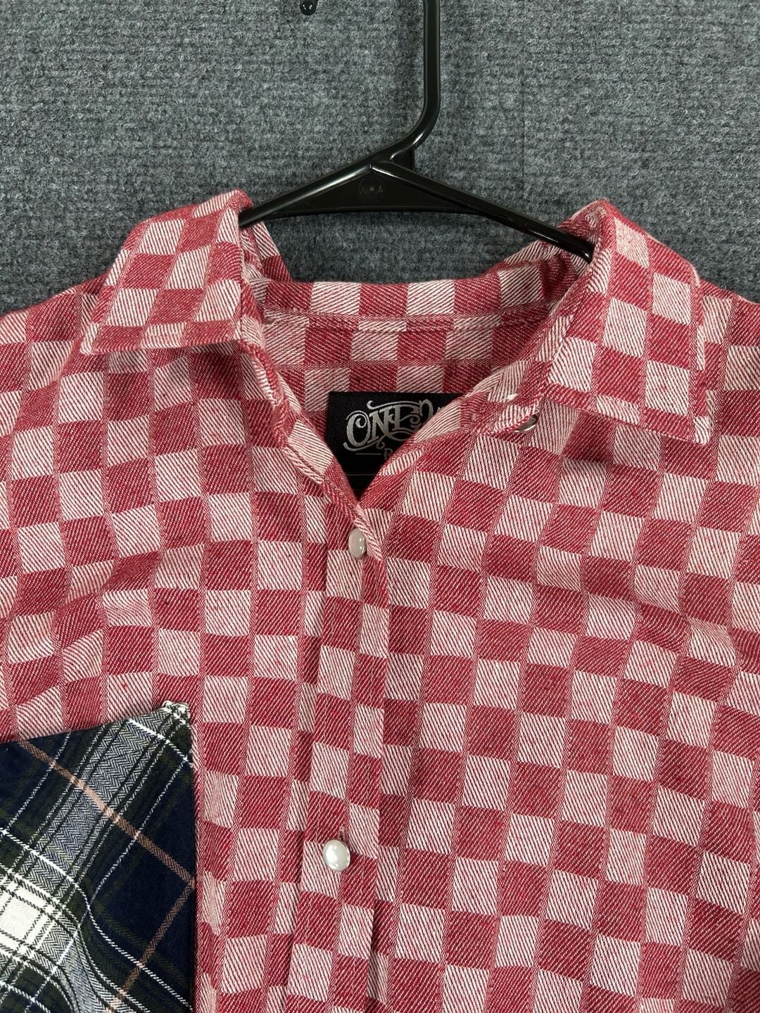 One24 Rags Checkered Flannel Shirt Size Large Red Pocket Frayed Hem 3