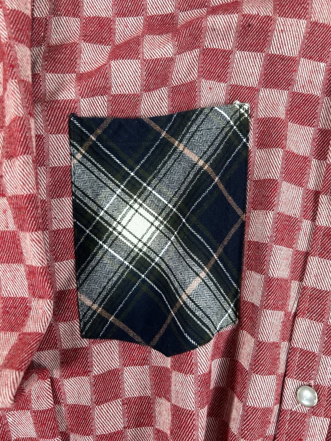 One24 Rags Checkered Flannel Shirt Size Large Red Pocket Frayed Hem 4