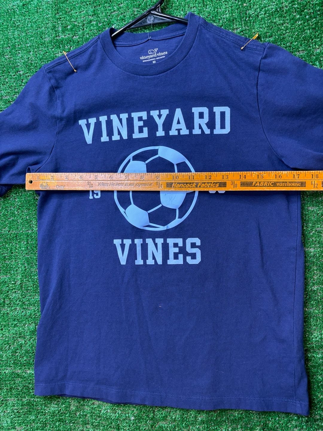 Vineyard Vines Soccer T-Shirt Size M Navy Blue 1998 Graphic Tee 8