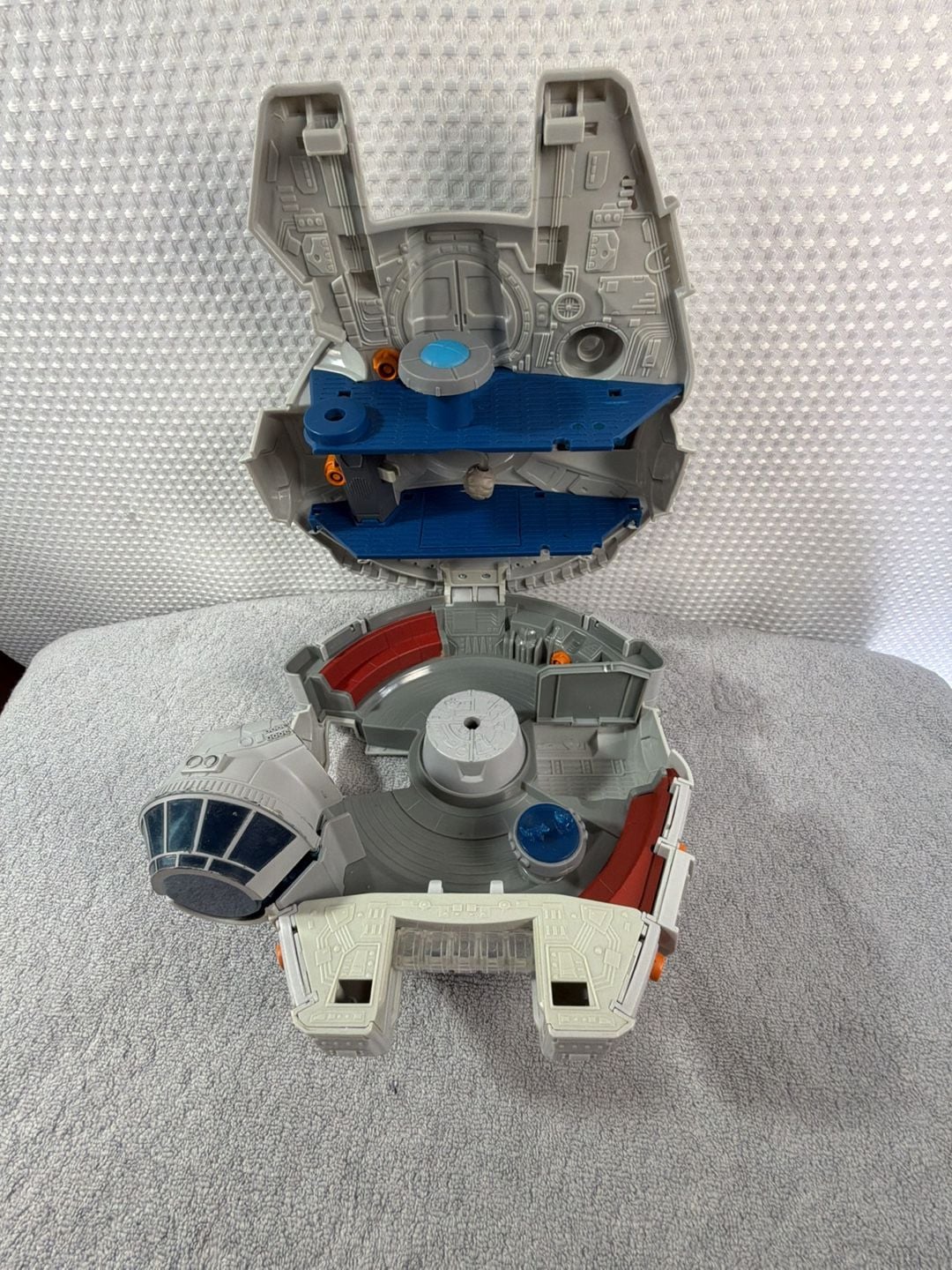 Hasbro Star Wars Galactic Heroes Millennium Falcon Playset 5