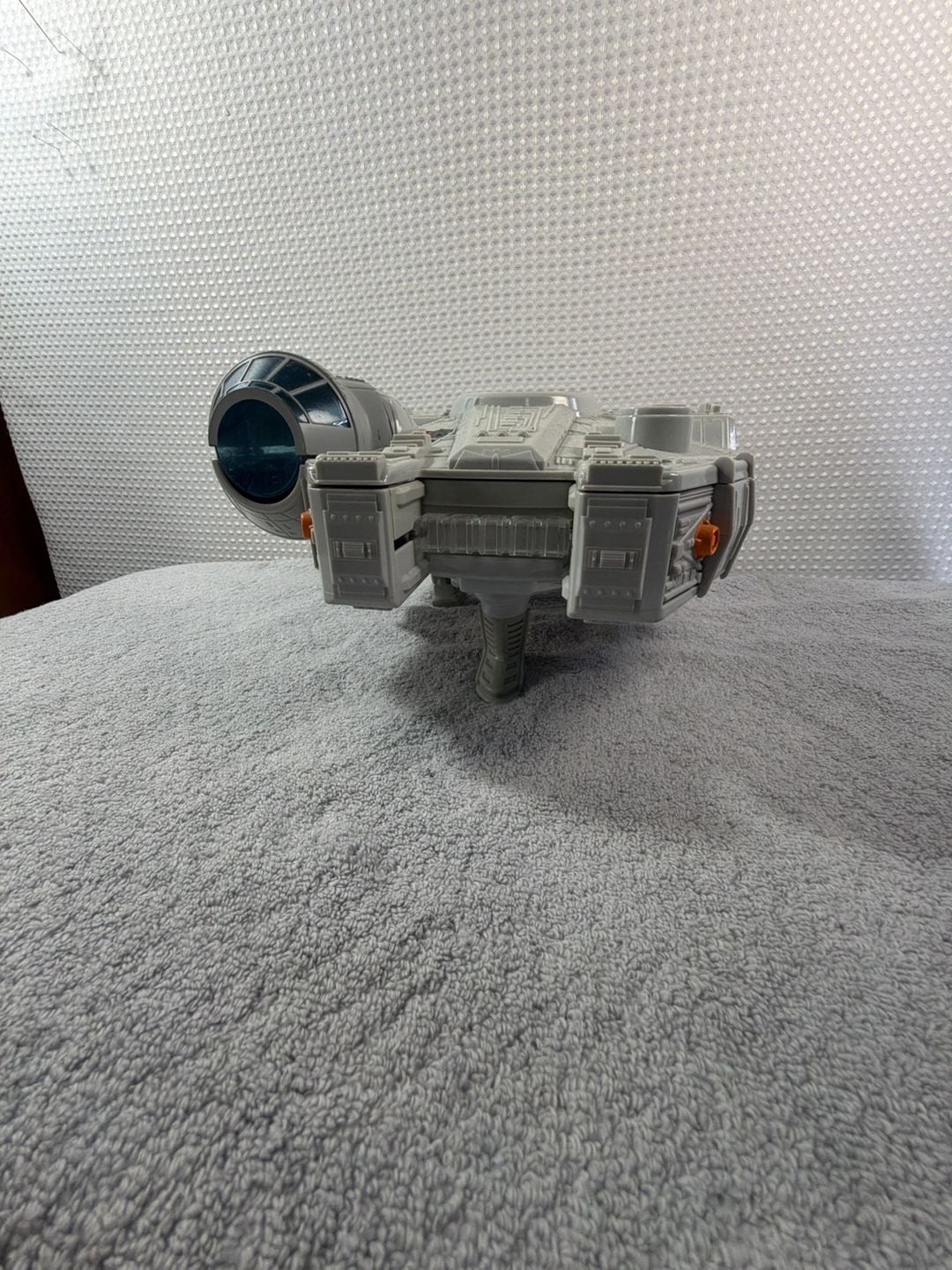 Hasbro Star Wars Galactic Heroes Millennium Falcon Playset 6