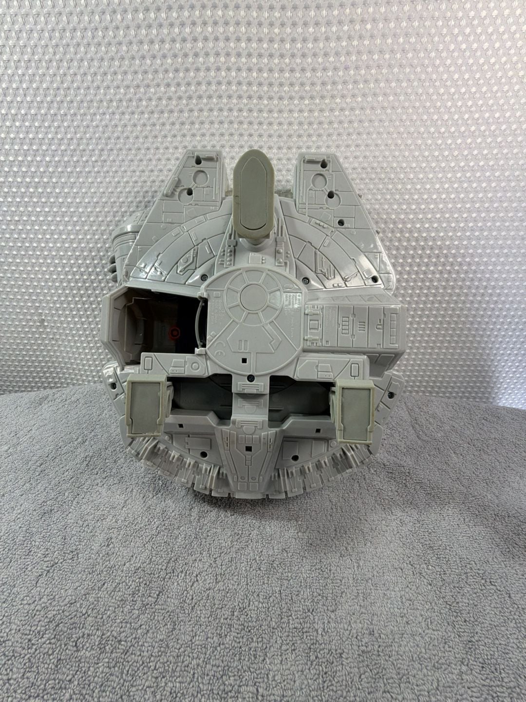 Hasbro Star Wars Galactic Heroes Millennium Falcon Playset 9