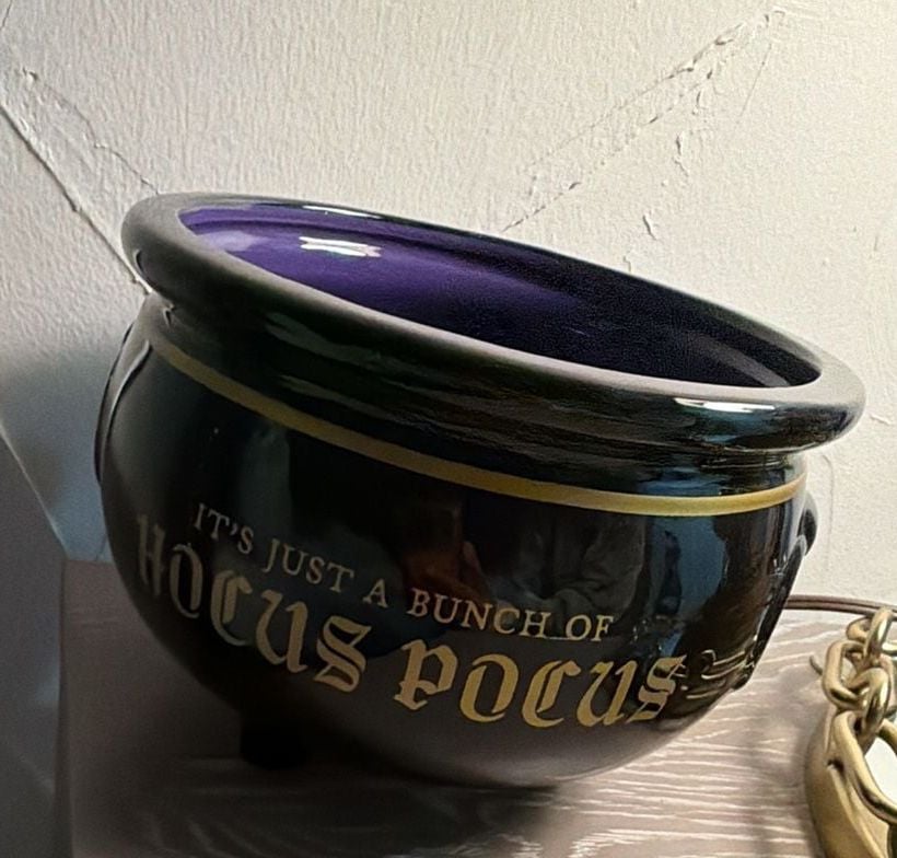 Zrike Brands Disney Hocus Pocus Gather Round Sisters Cauldron Candy Bowl 6